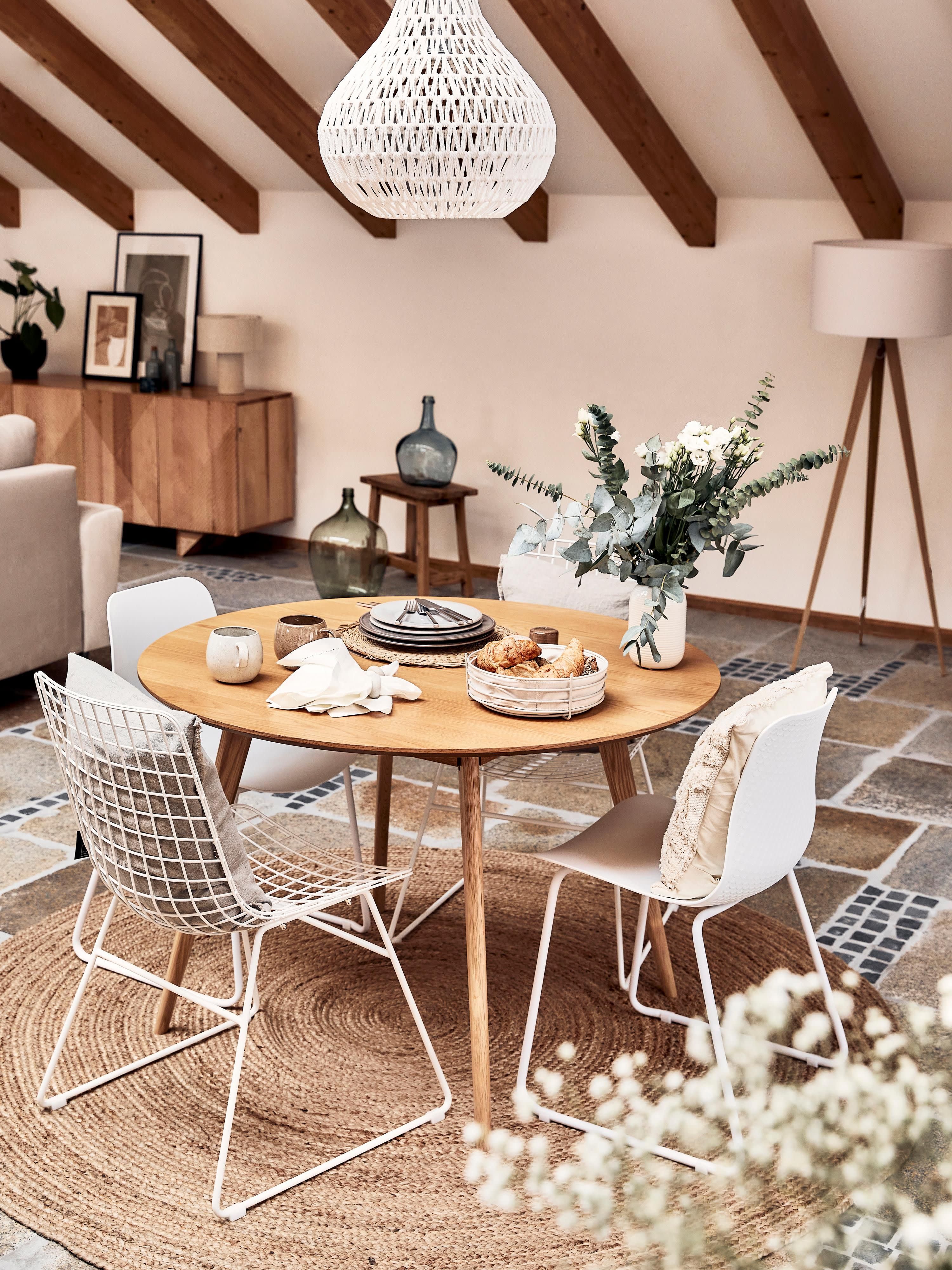 Yumi Round Oak Wood Dining Table, Ø 115 cm