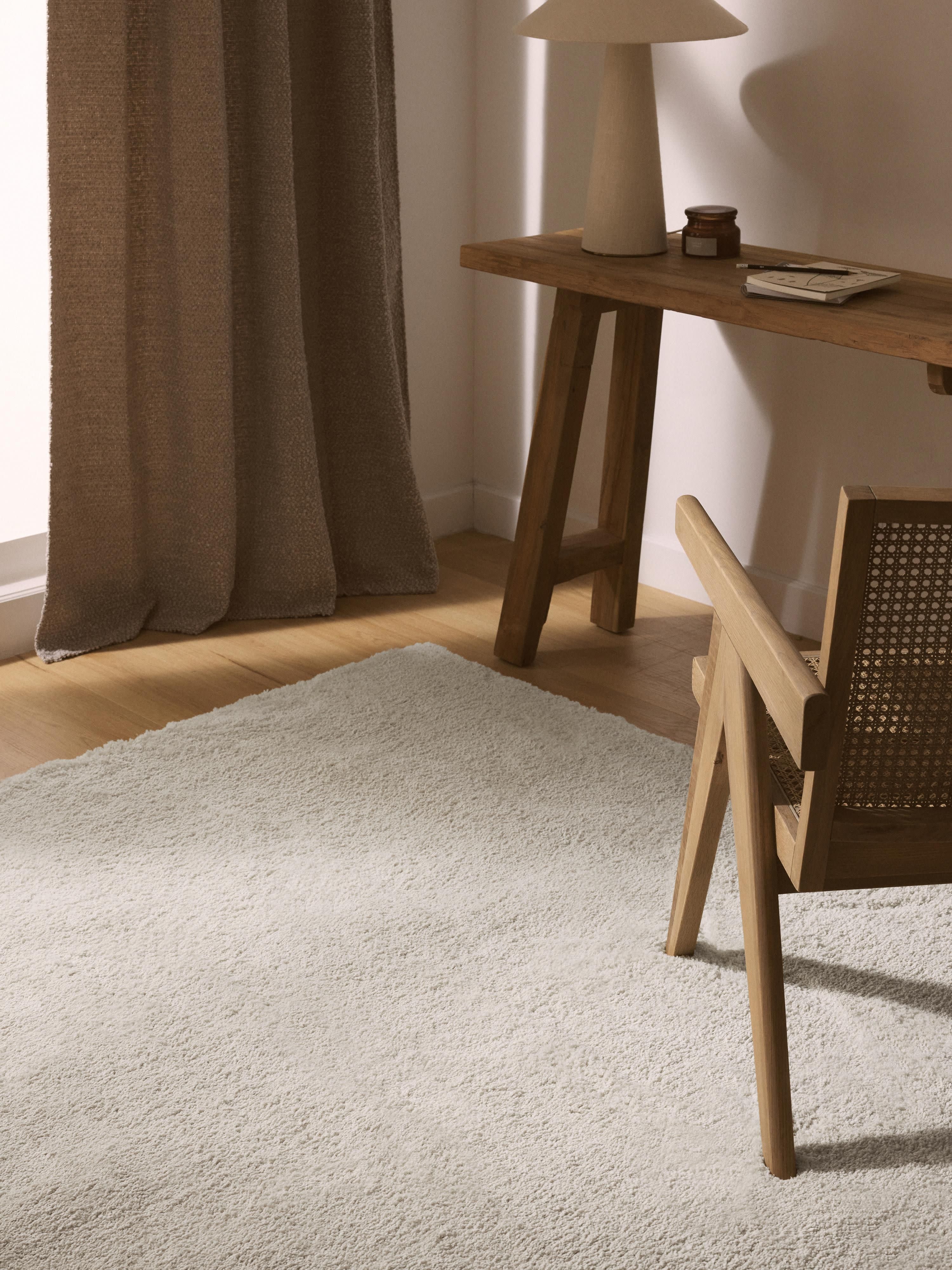 Leighton Fluffy High-Pile Rug
