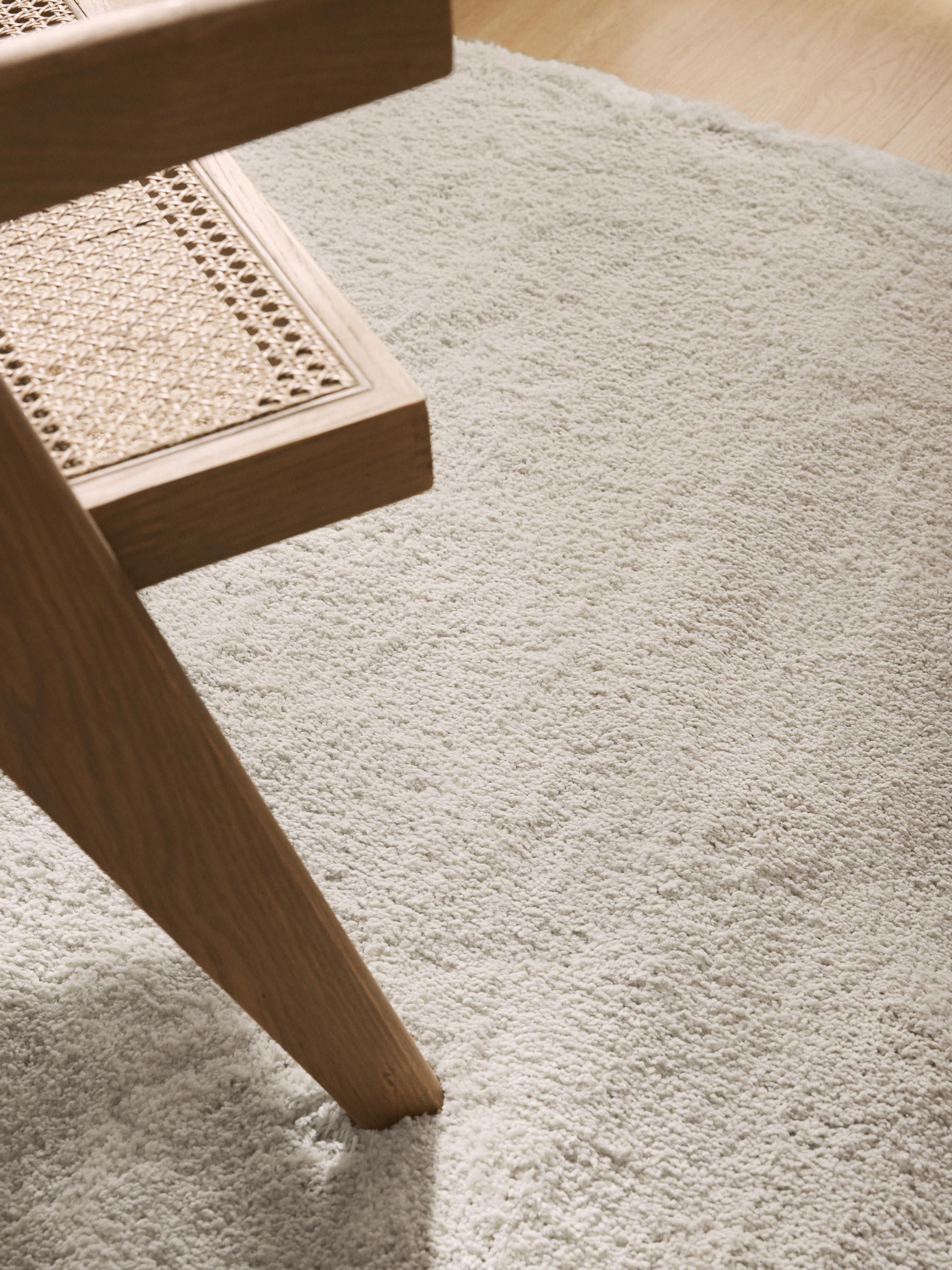 Leighton Fluffy High-Pile Rug