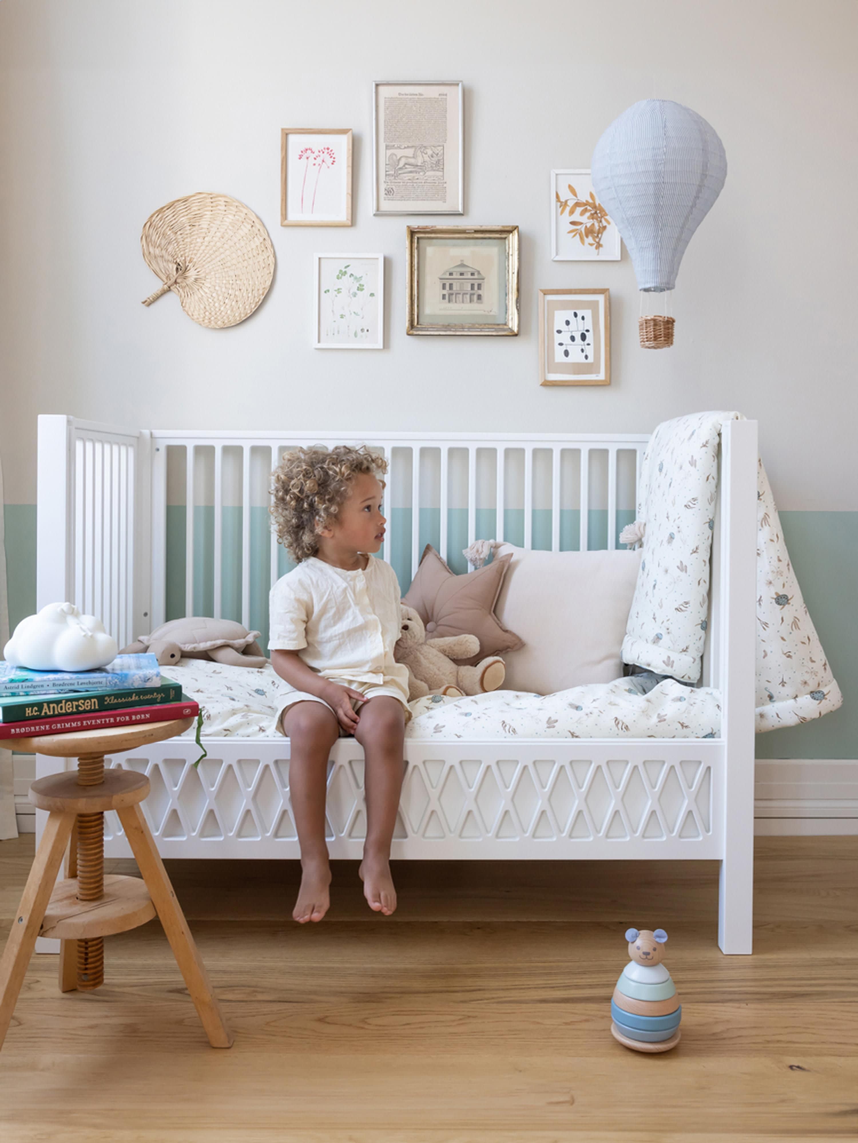 Harlequin Height-Adjustable Cot, 60 x 120 cm