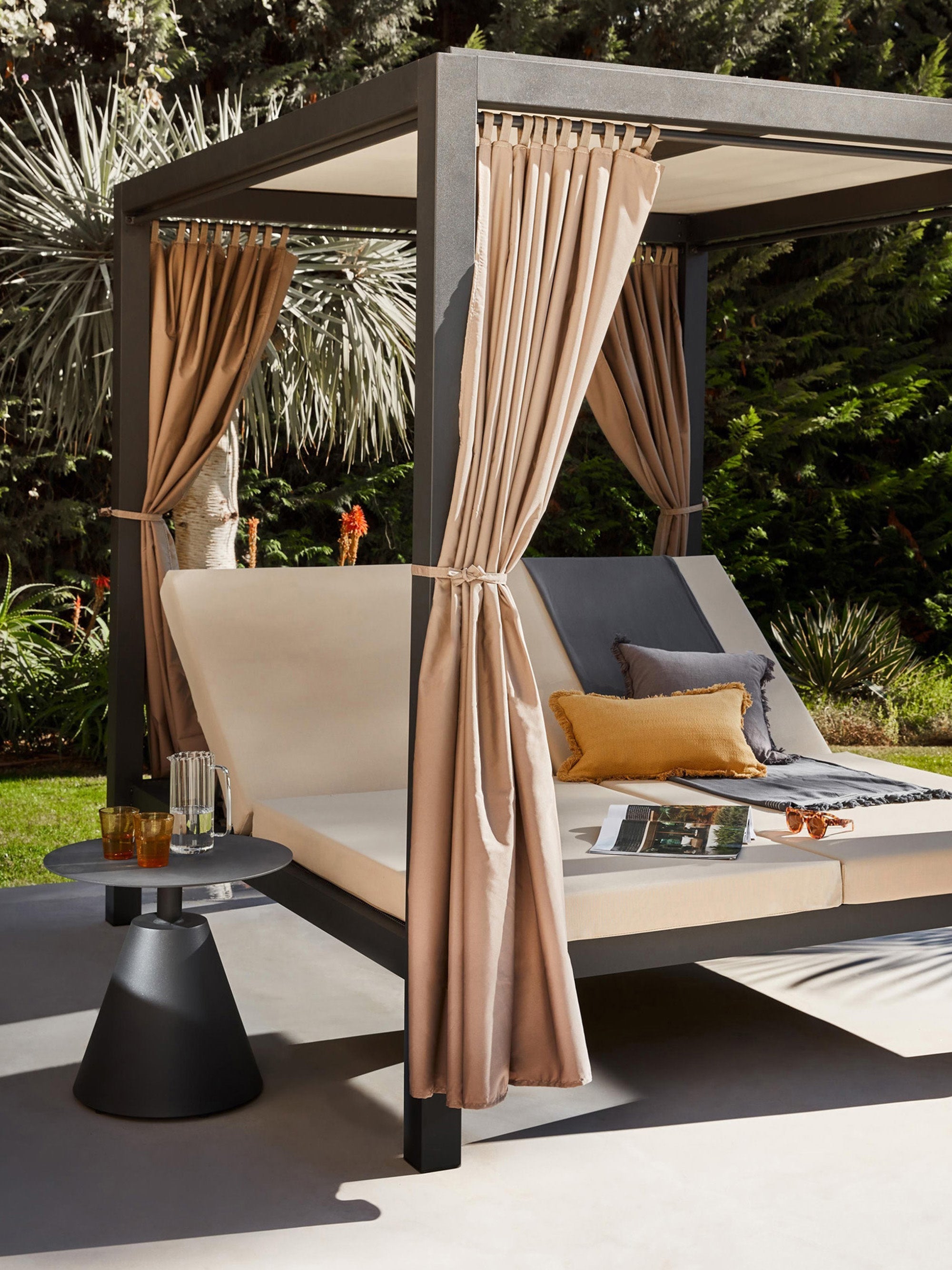 Dream Double Garden Daybed with Sunshade
