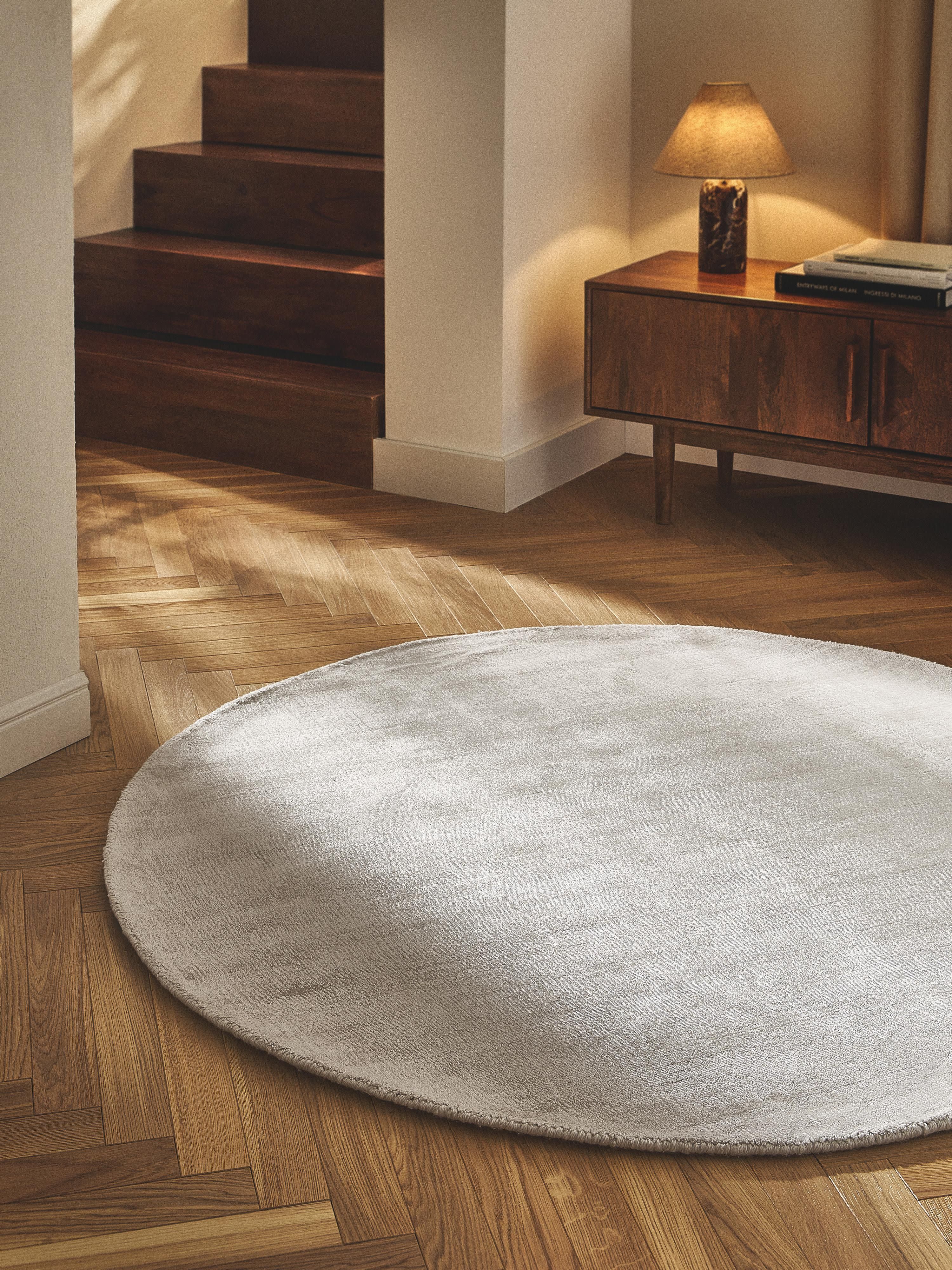 Jane Round Hand-Woven Viscose Rug