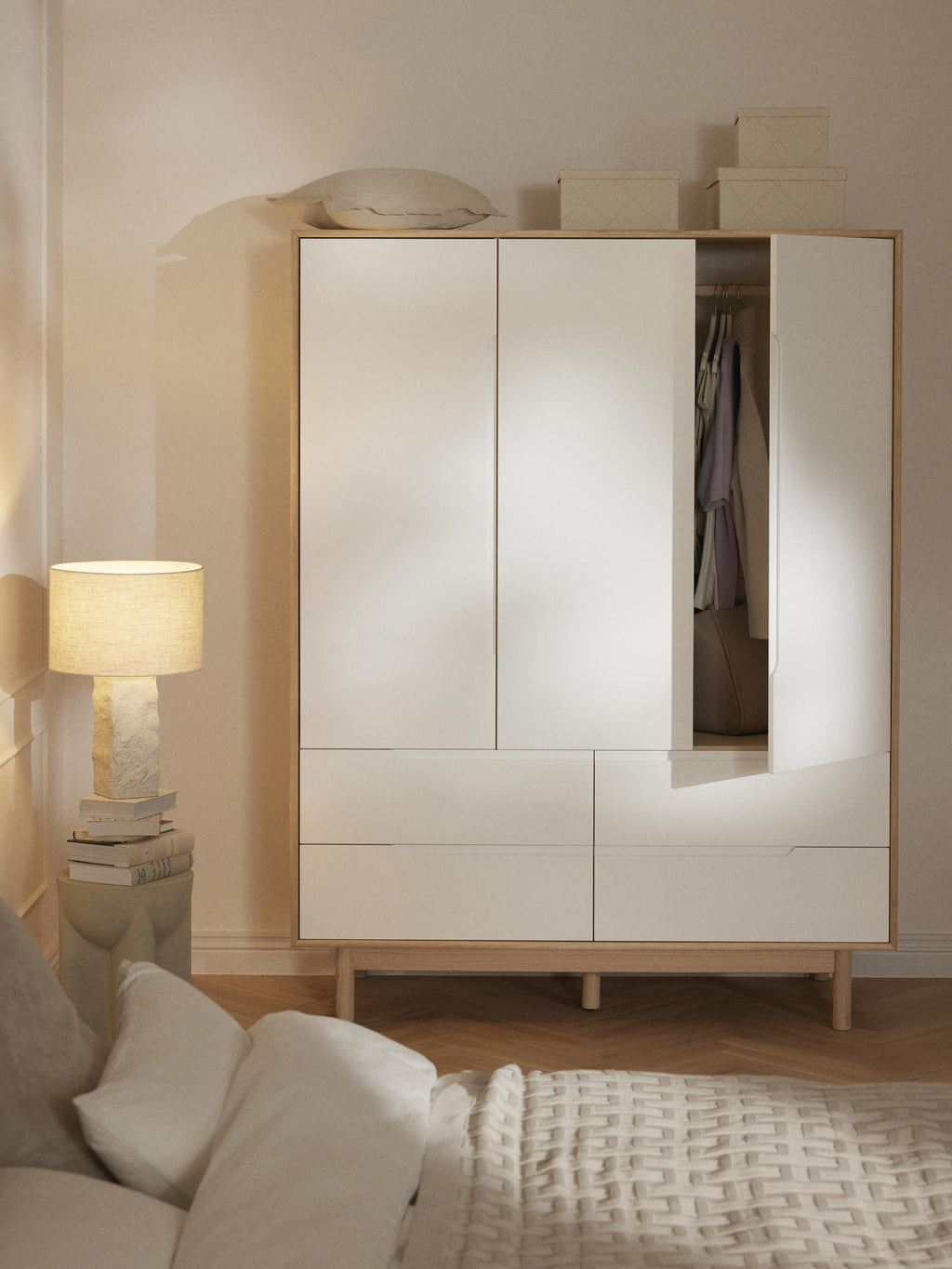 Cassy Wardrobe, 3-doors