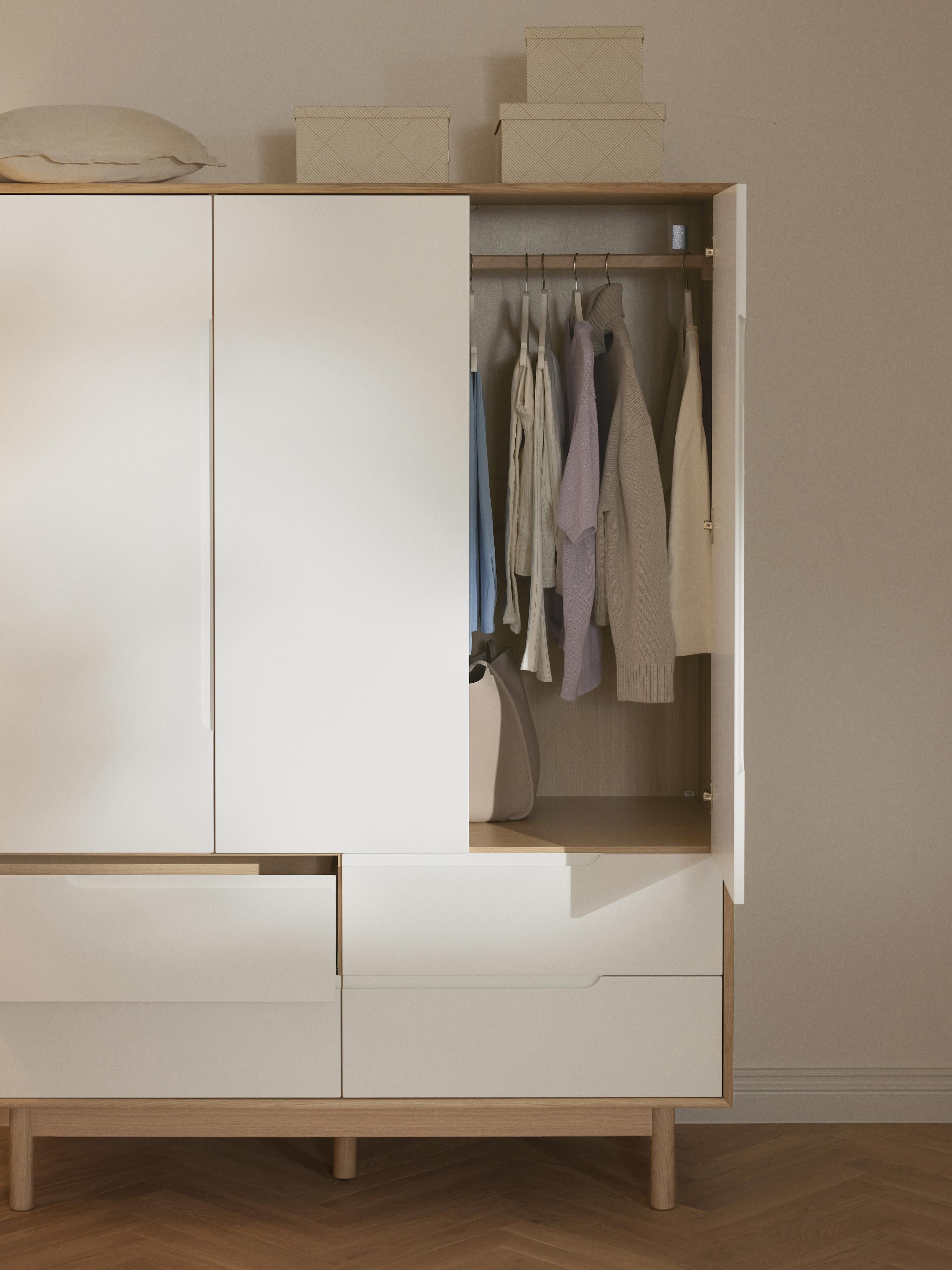 Cassy Wardrobe, 3-doors