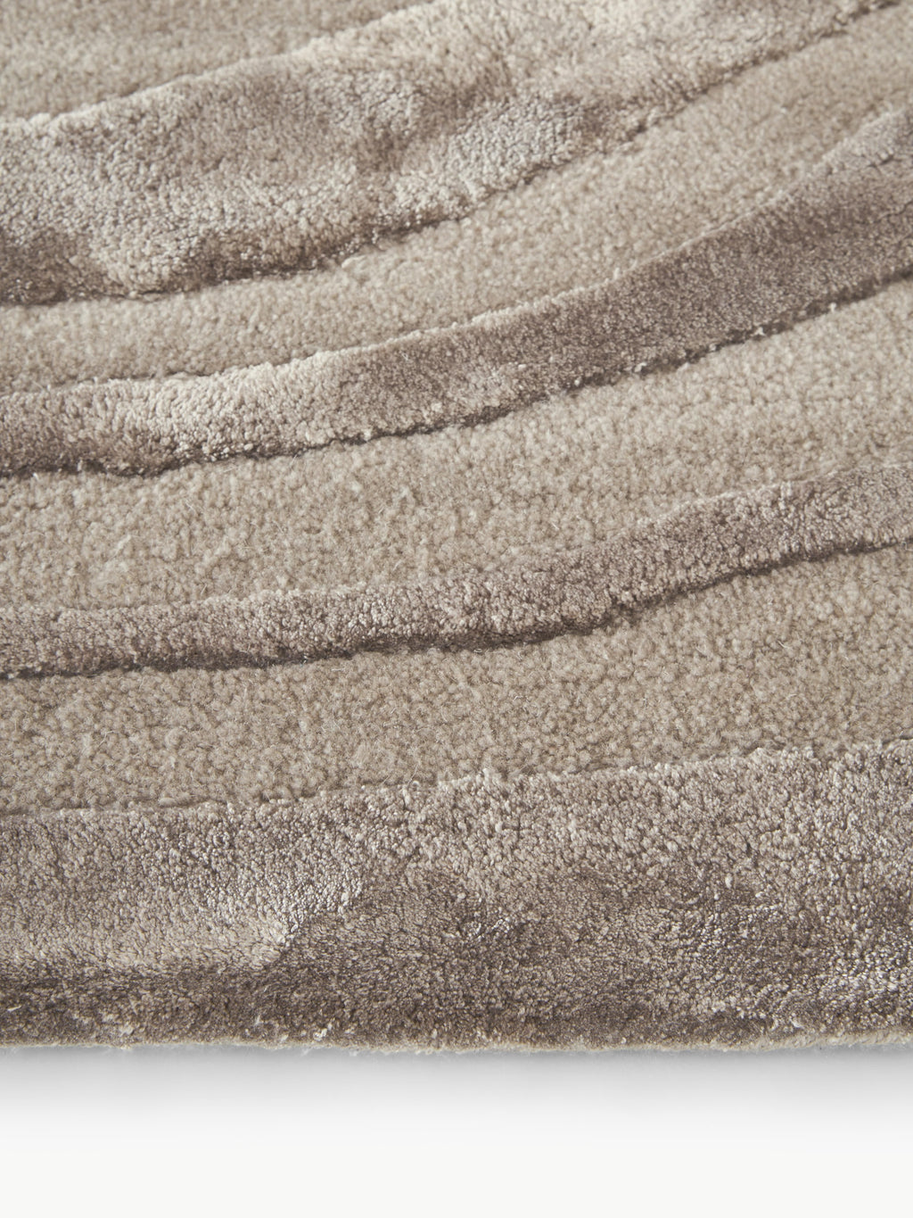 Winola Hand-Tufted High-Low Rug