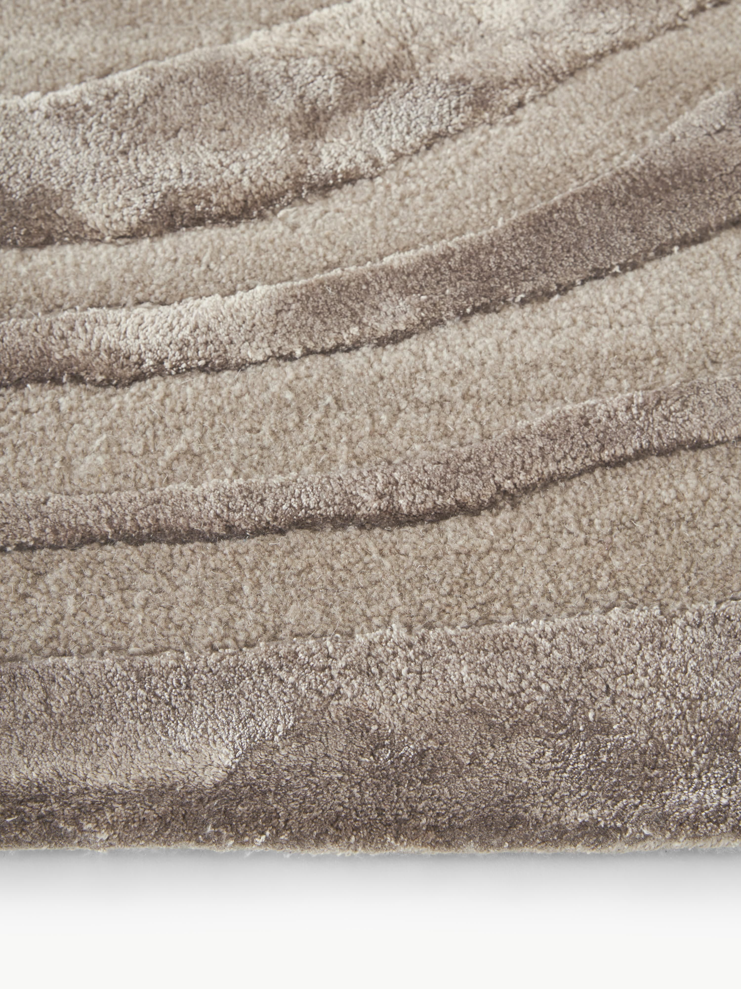 Winola Hand-Tufted High-Low Rug