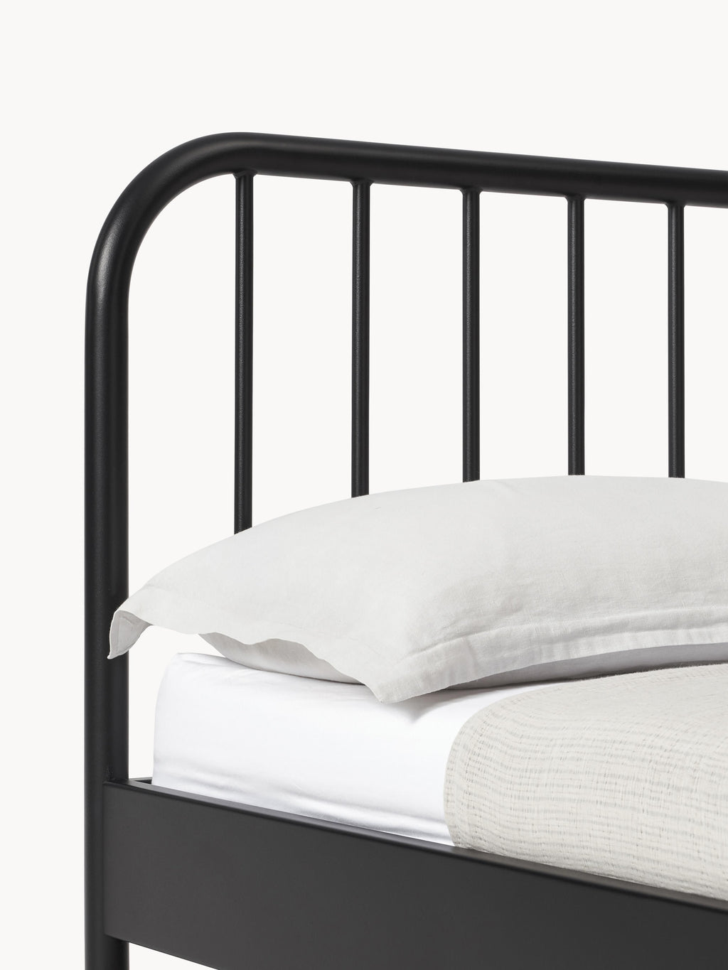 Sanna Metal Bed