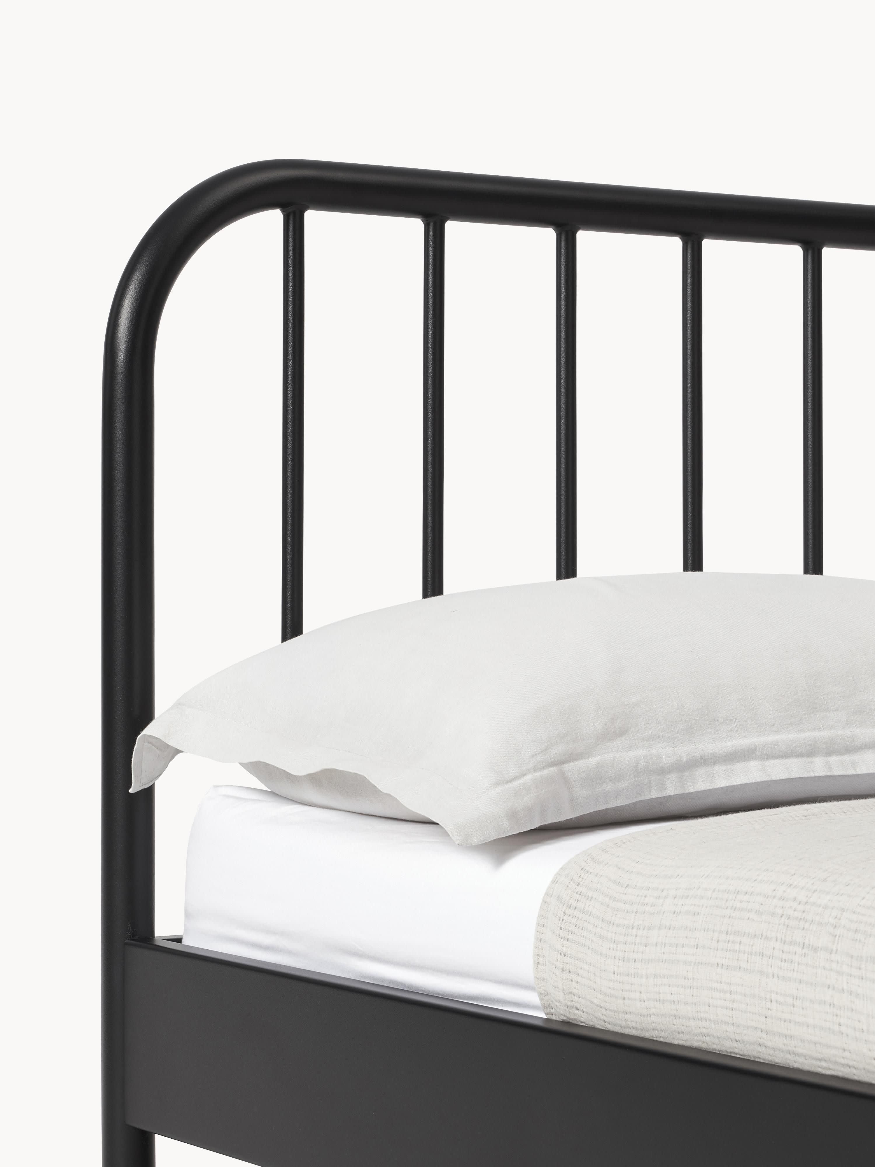 Sanna Metal Bed