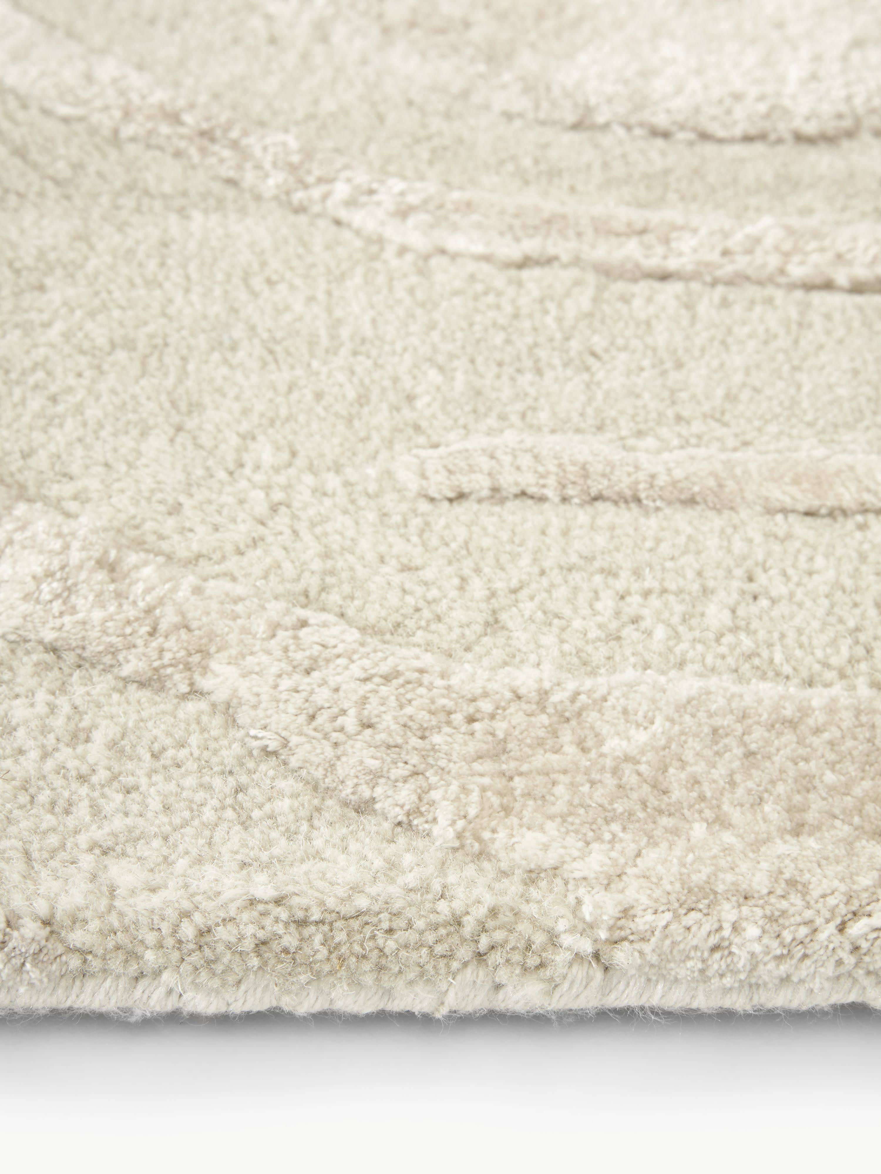 Winola Hand-Tufted High-Low Rug