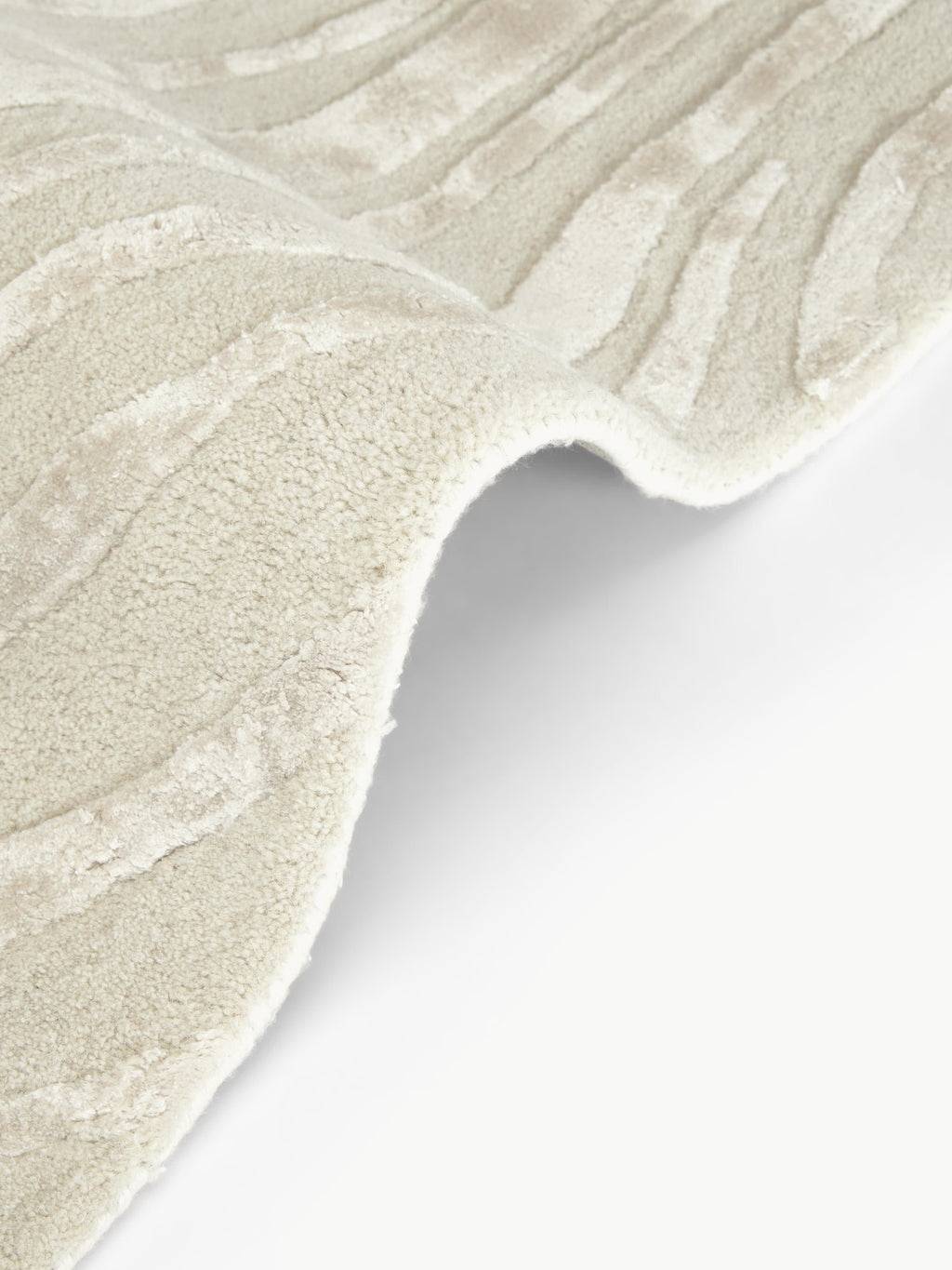 Winola Hand-Tufted High-Low Rug