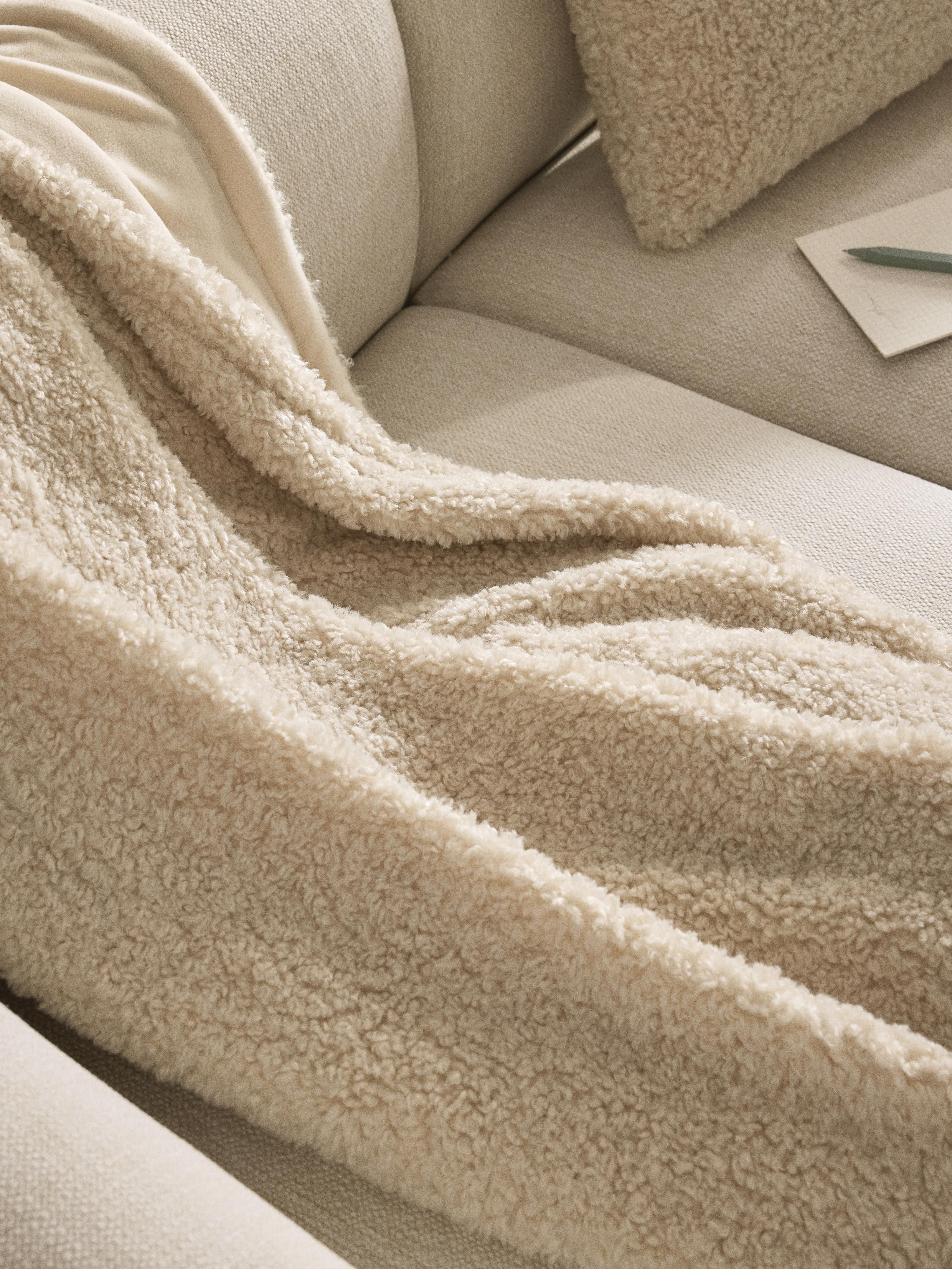 Dotty Teddy Blanket