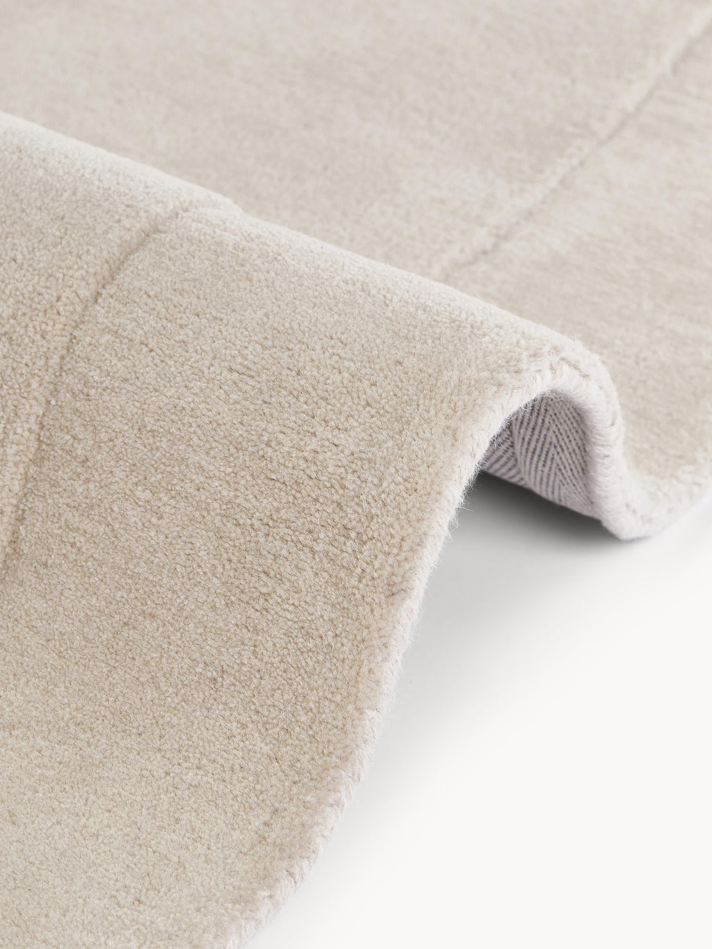 Kadey Organic-Shaped Hand-Tufted Wool Rug