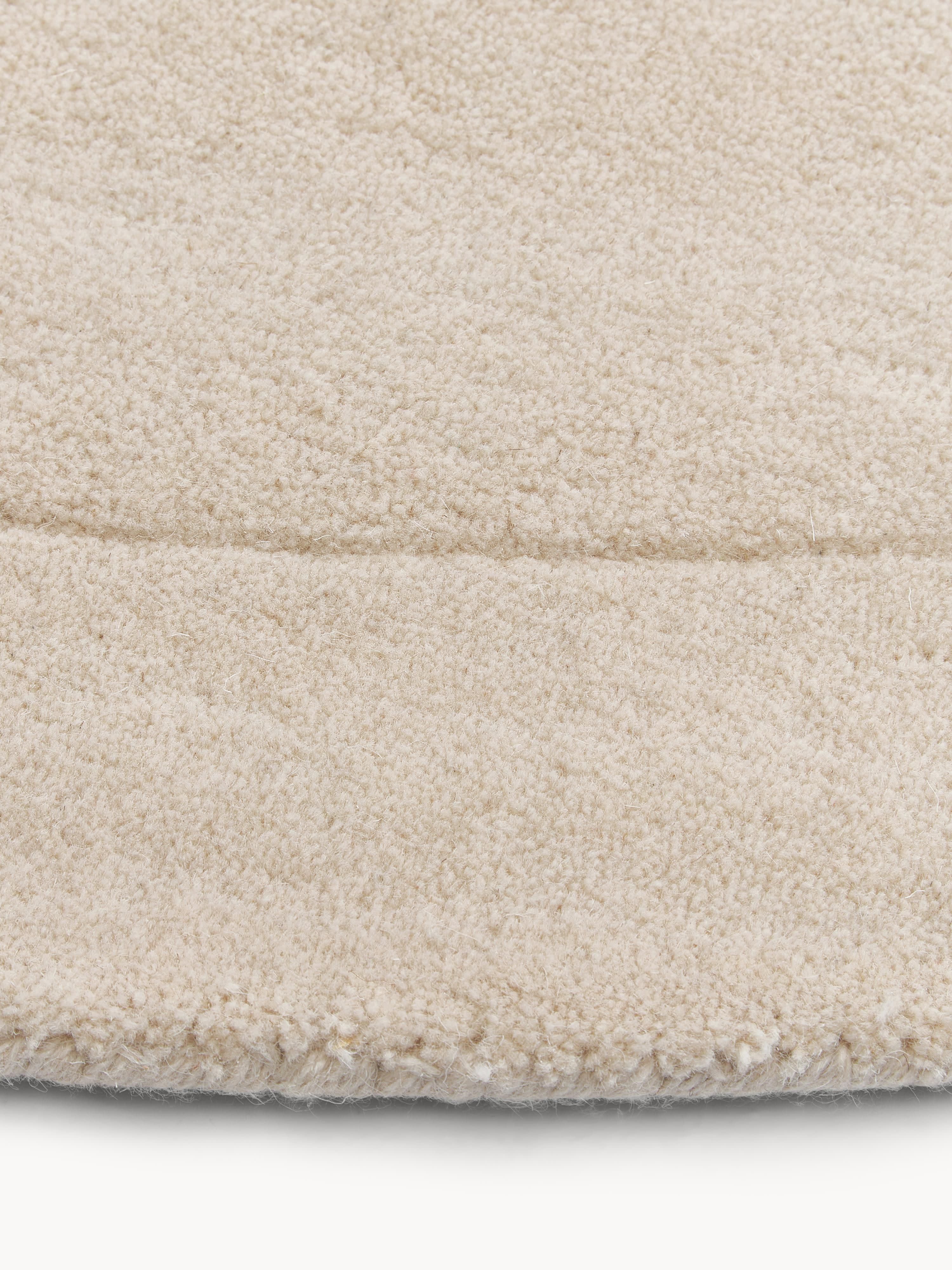 Kadey Organic-Shaped Hand-Tufted Wool Rug