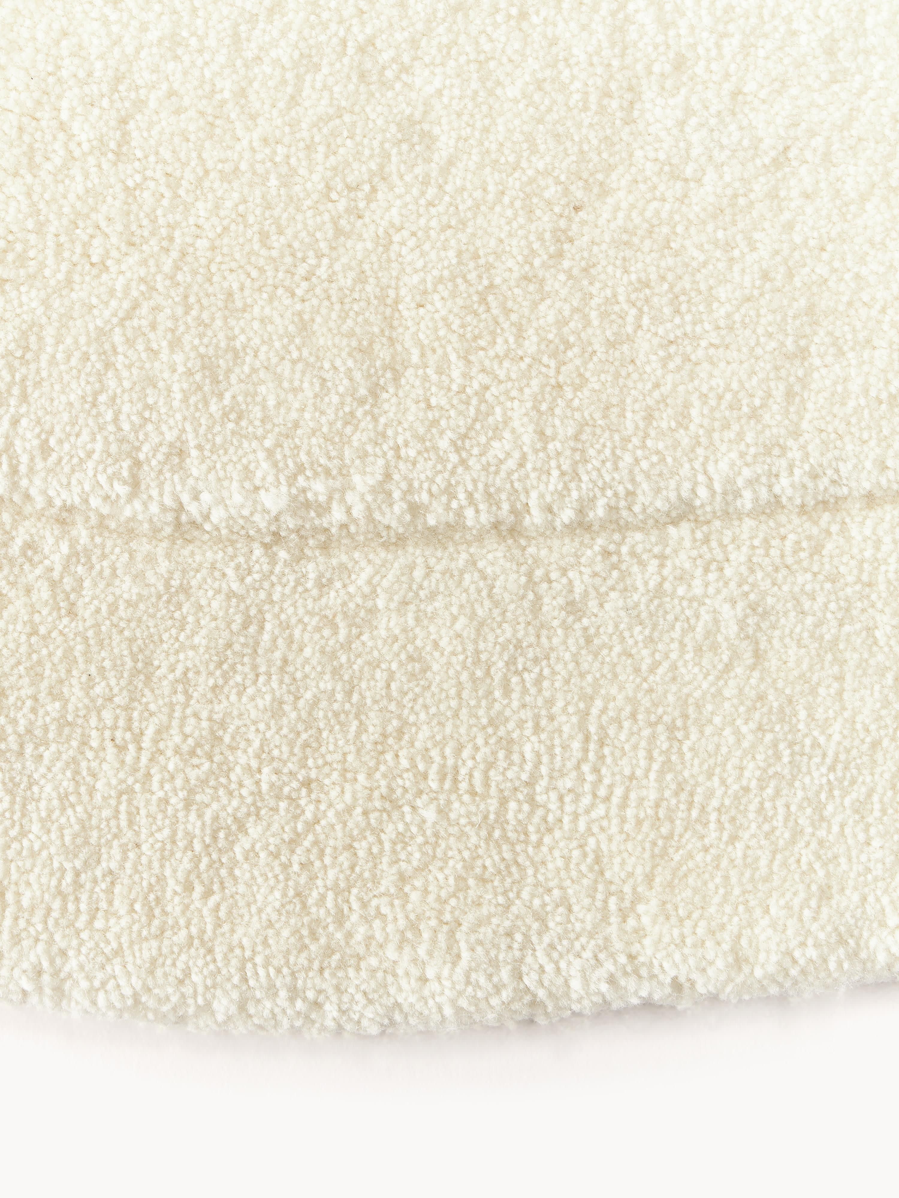Kadey Organic-Shaped Hand-Tufted Wool Rug