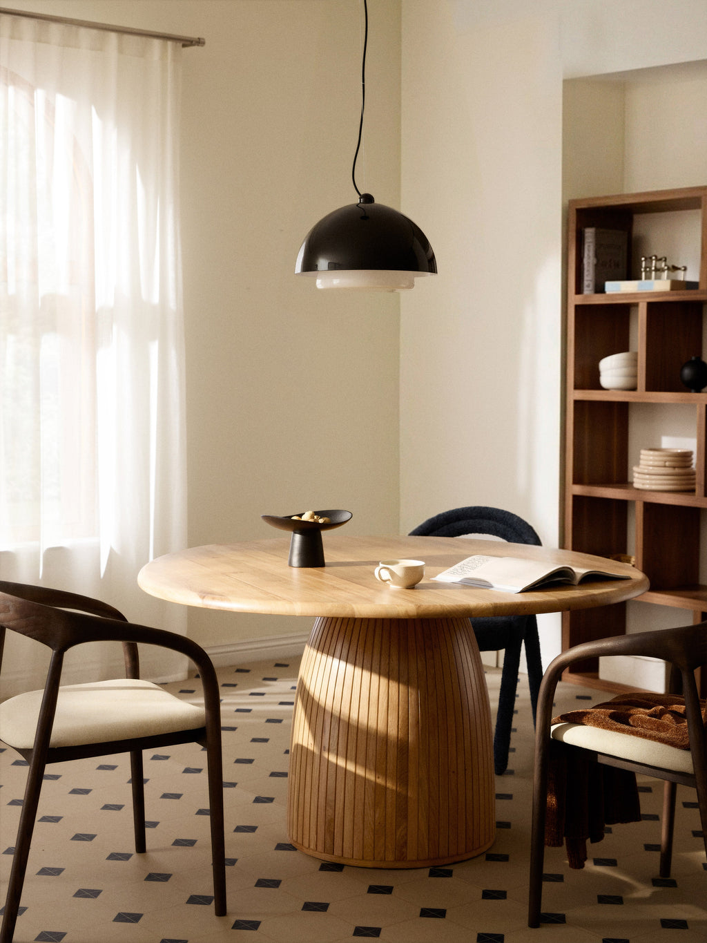 Nelly Round Dining Table with Groove Structure, in various sizes