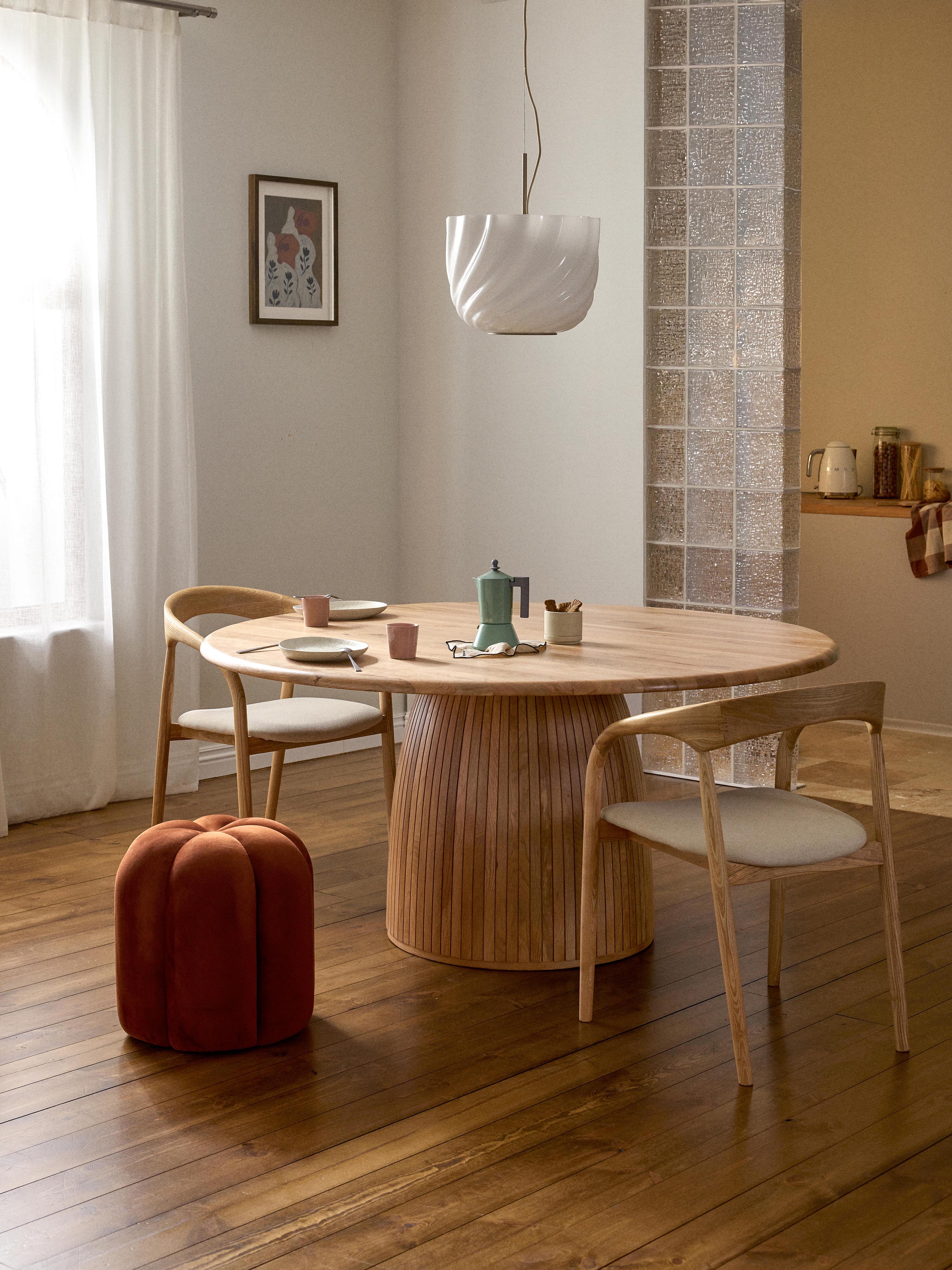 Nelly Round Dining Table with Groove Structure, in various sizes
