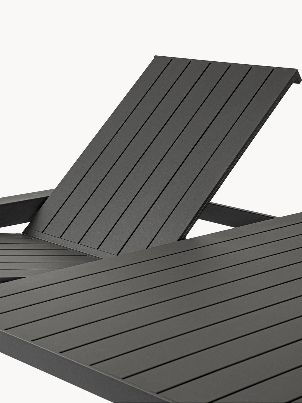 Kiplin Extendable Garden Table, 97 - 150 x 150 cm