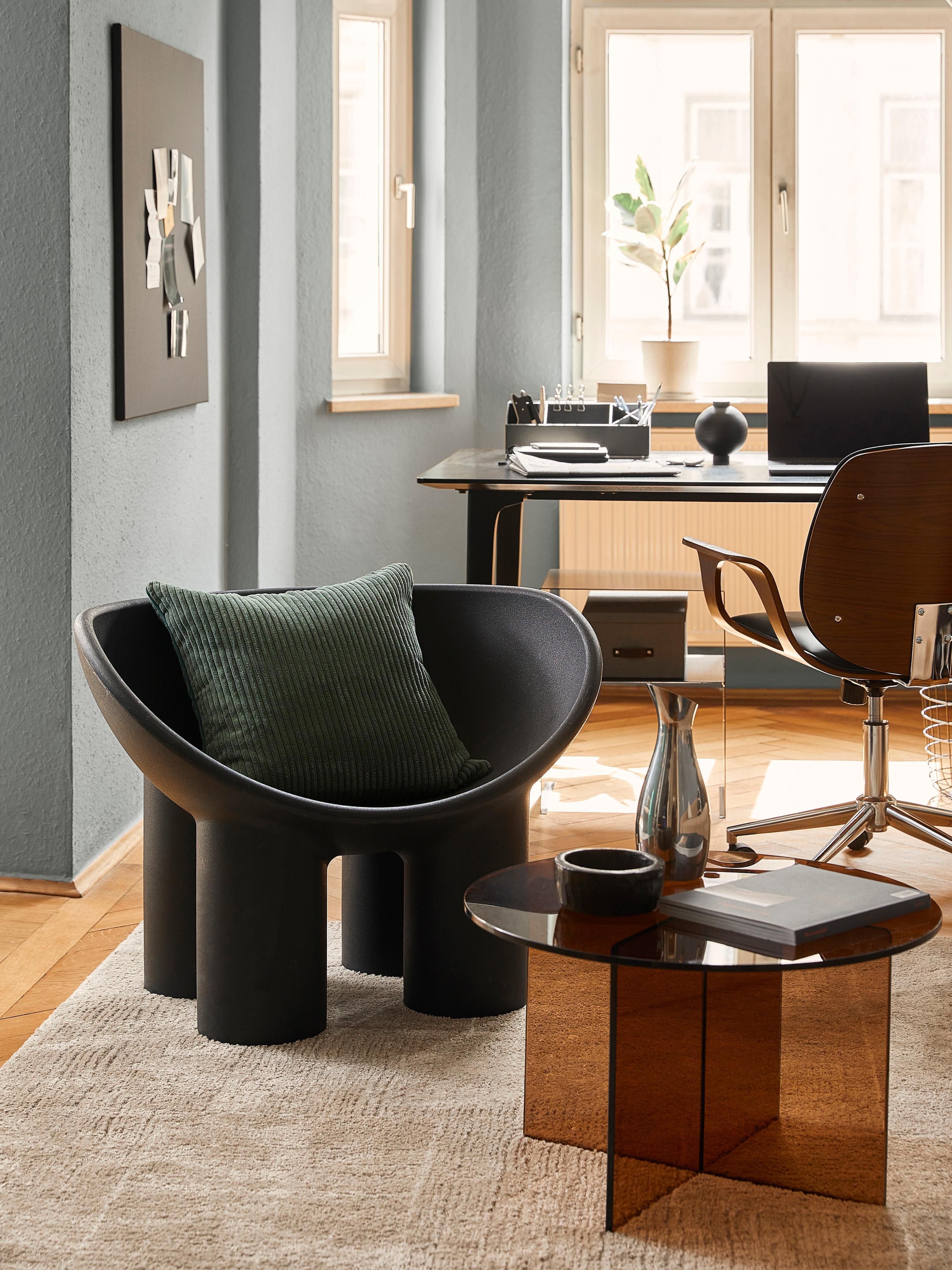 Poly Lounge Chair Roly