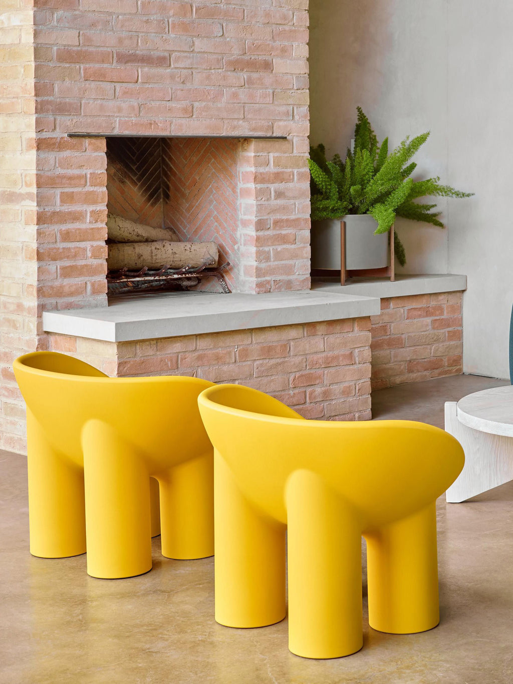 Poly Lounge Chair Roly