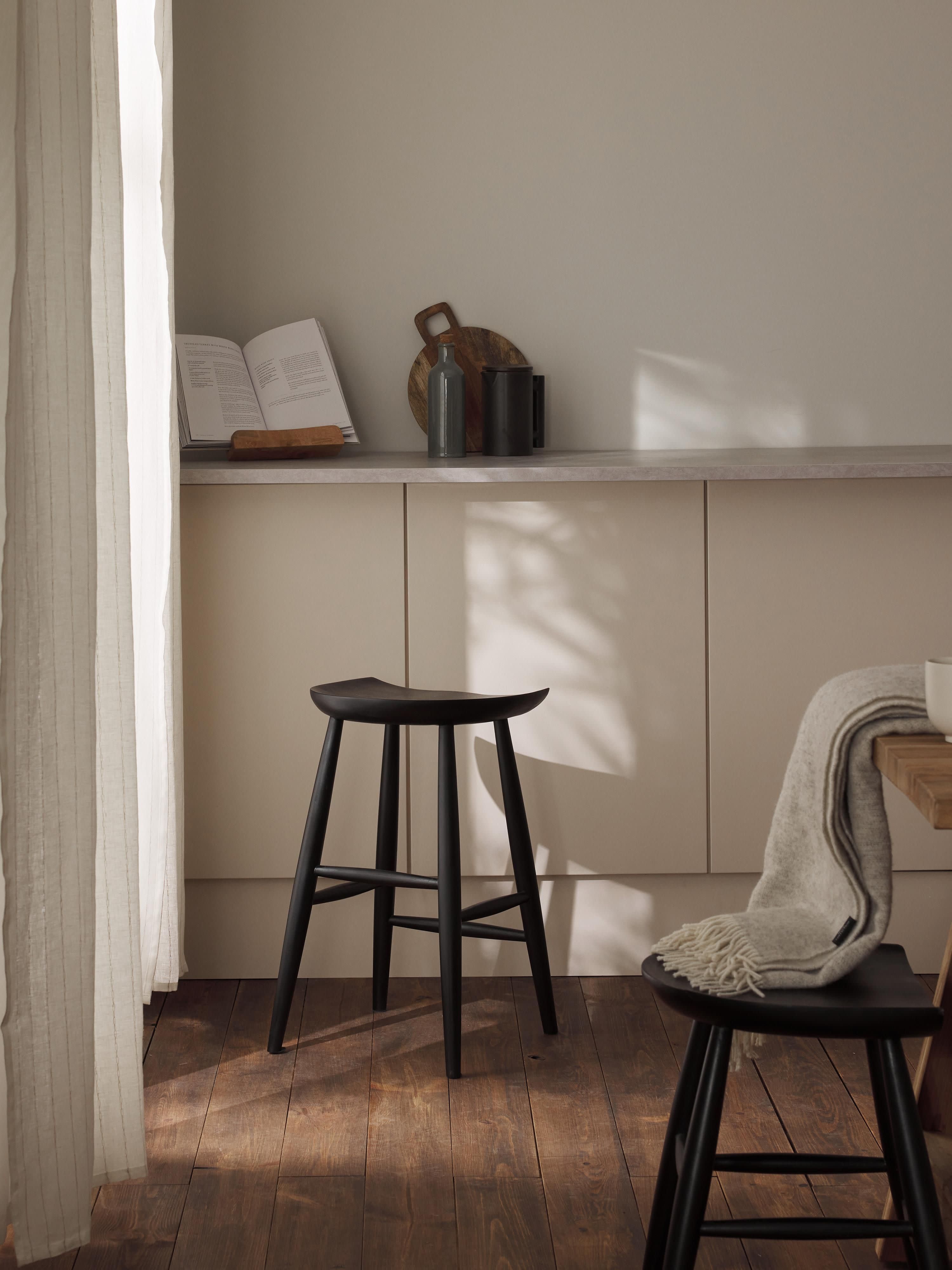 Nino Mango Wood Counter Stool