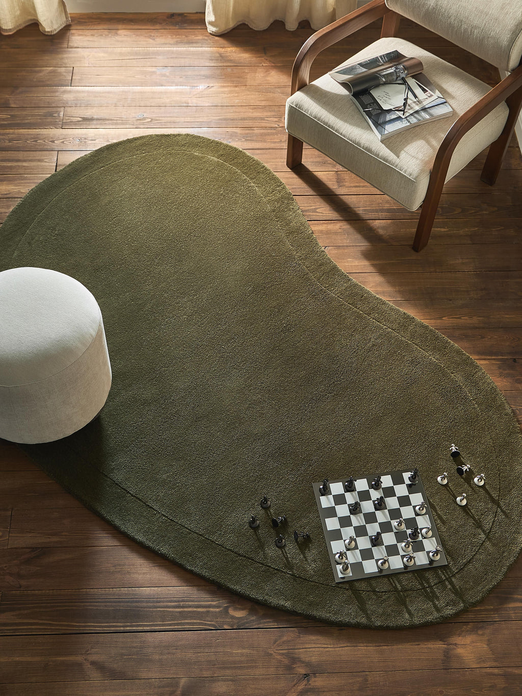 Kadey Organic-Shaped Hand-Tufted Wool Rug