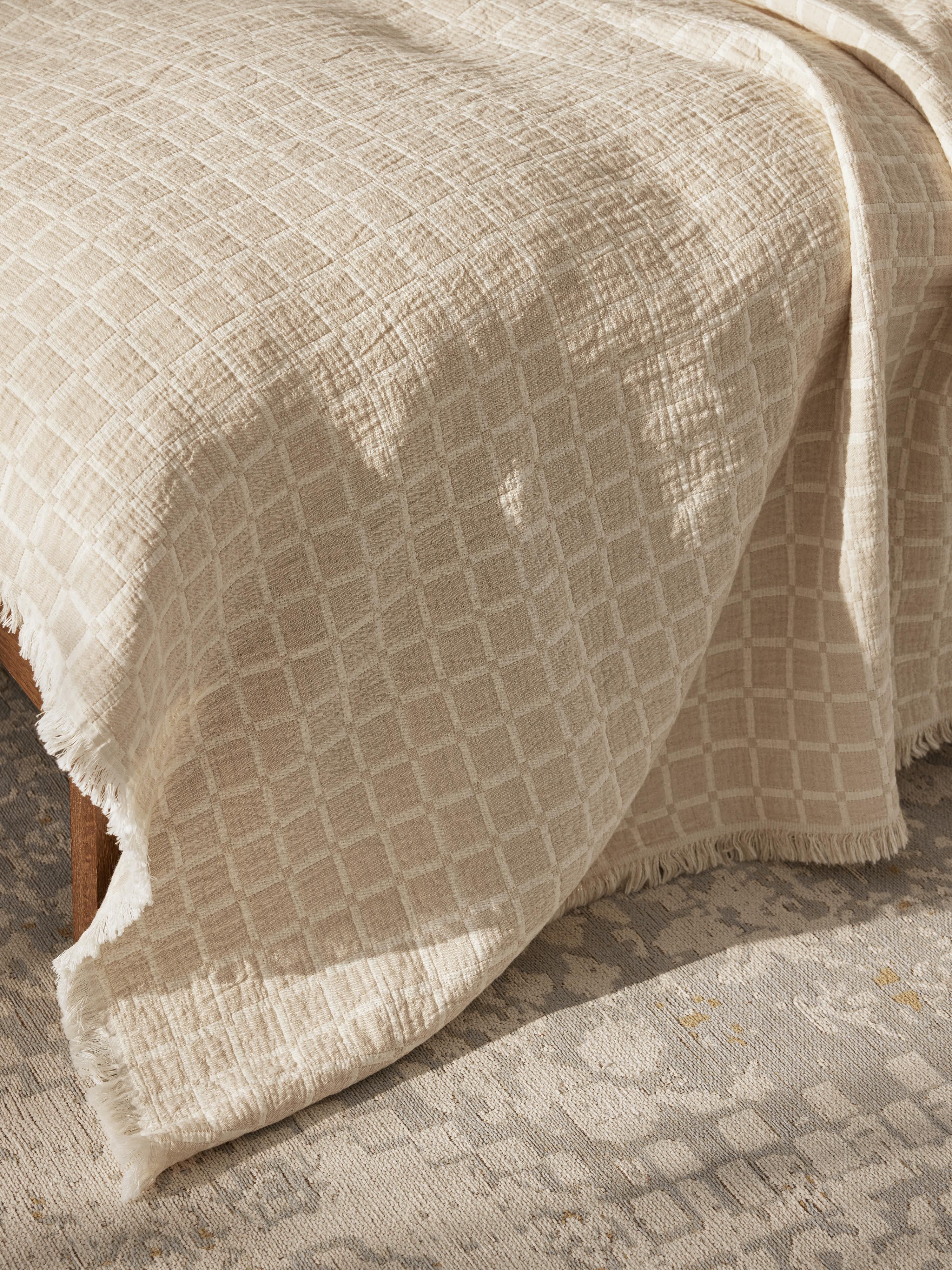 Ronia Washed Muslin Bedspread with Fringes