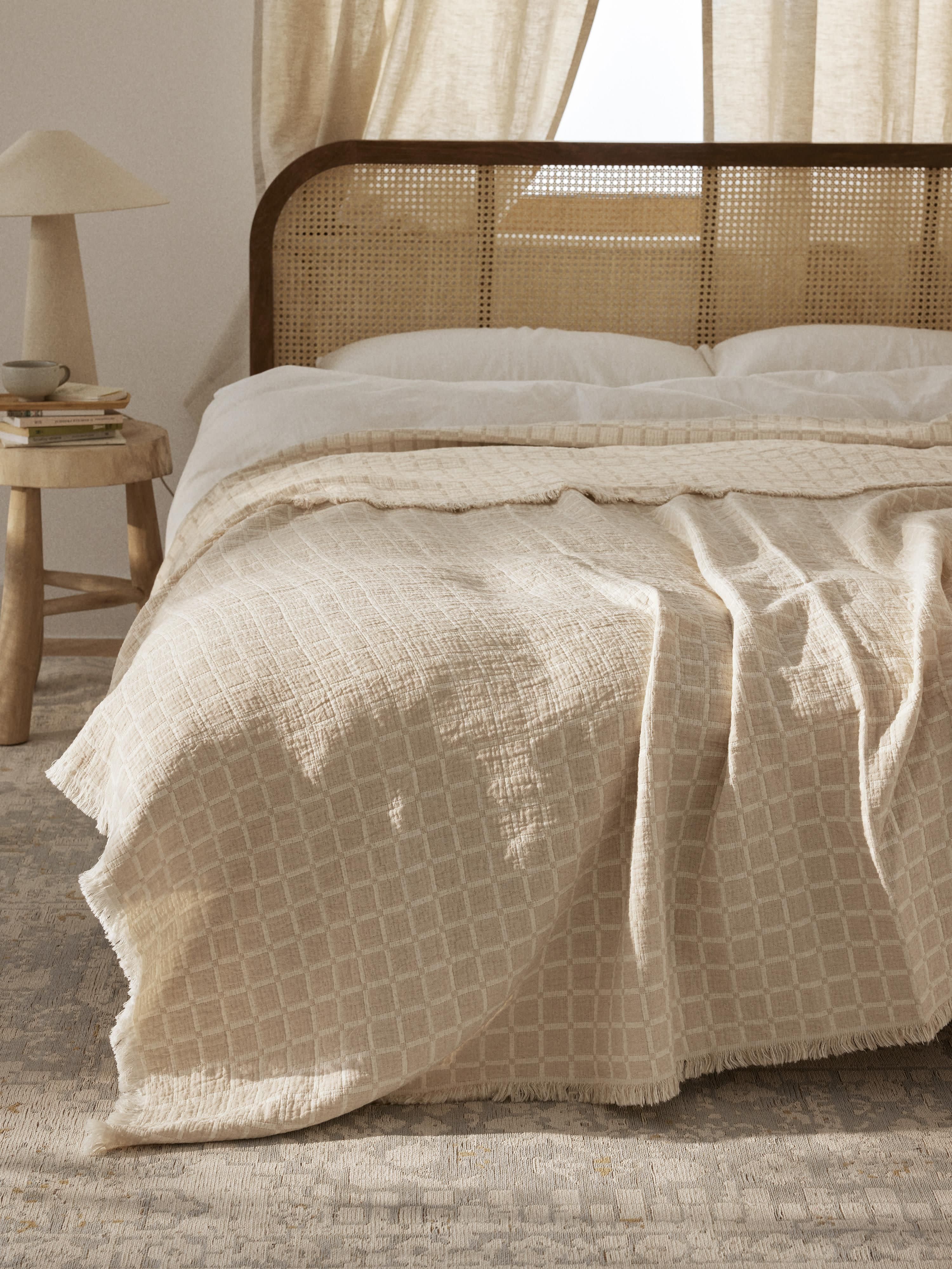 Ronia Washed Muslin Bedspread with Fringes