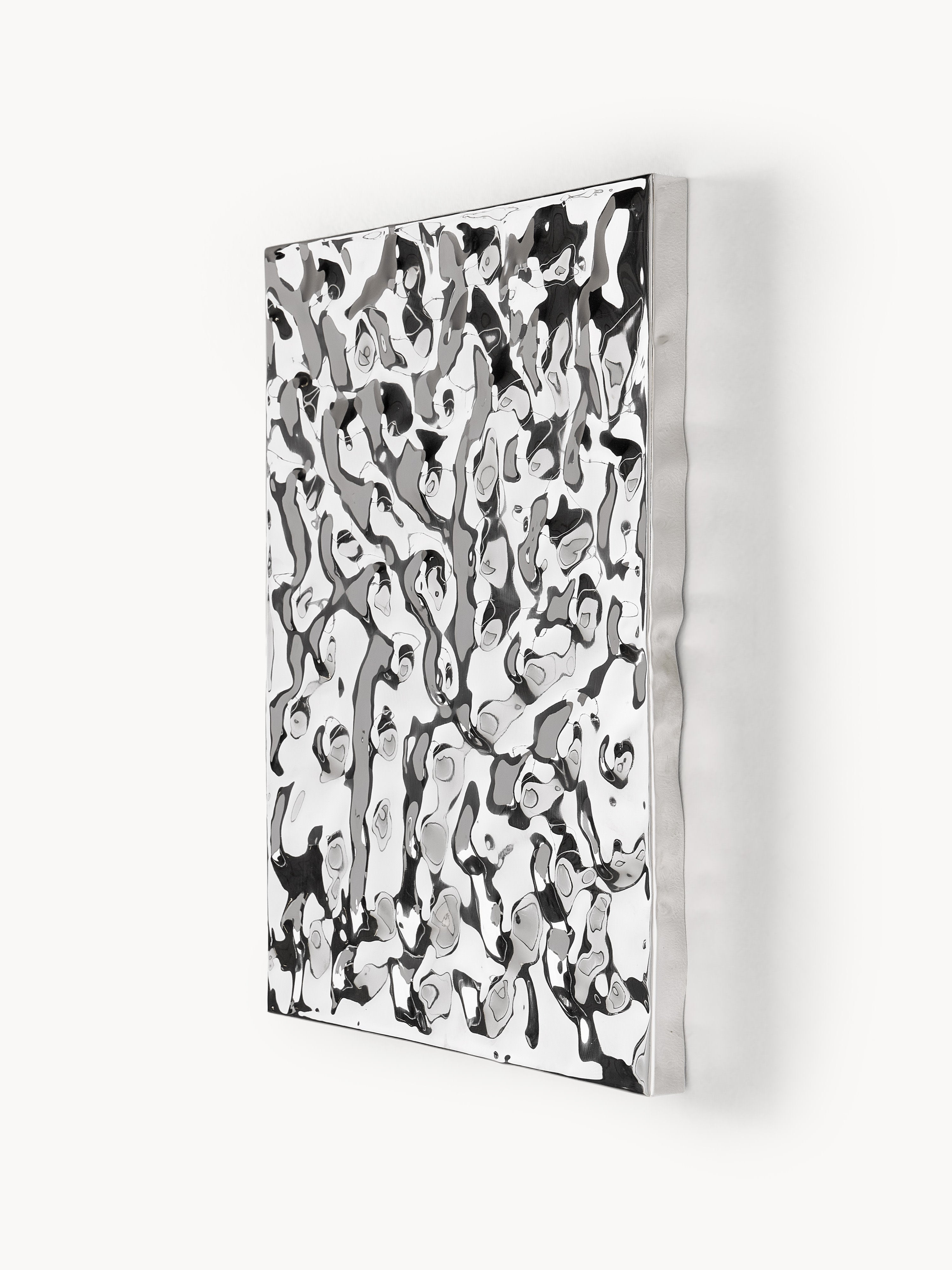 Splash Wall Object with Hammered Surface