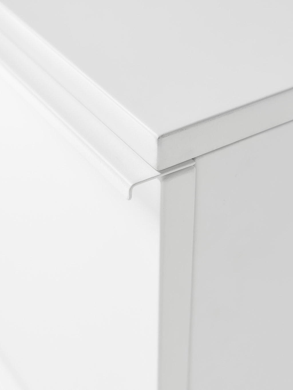Elona Small Dresser