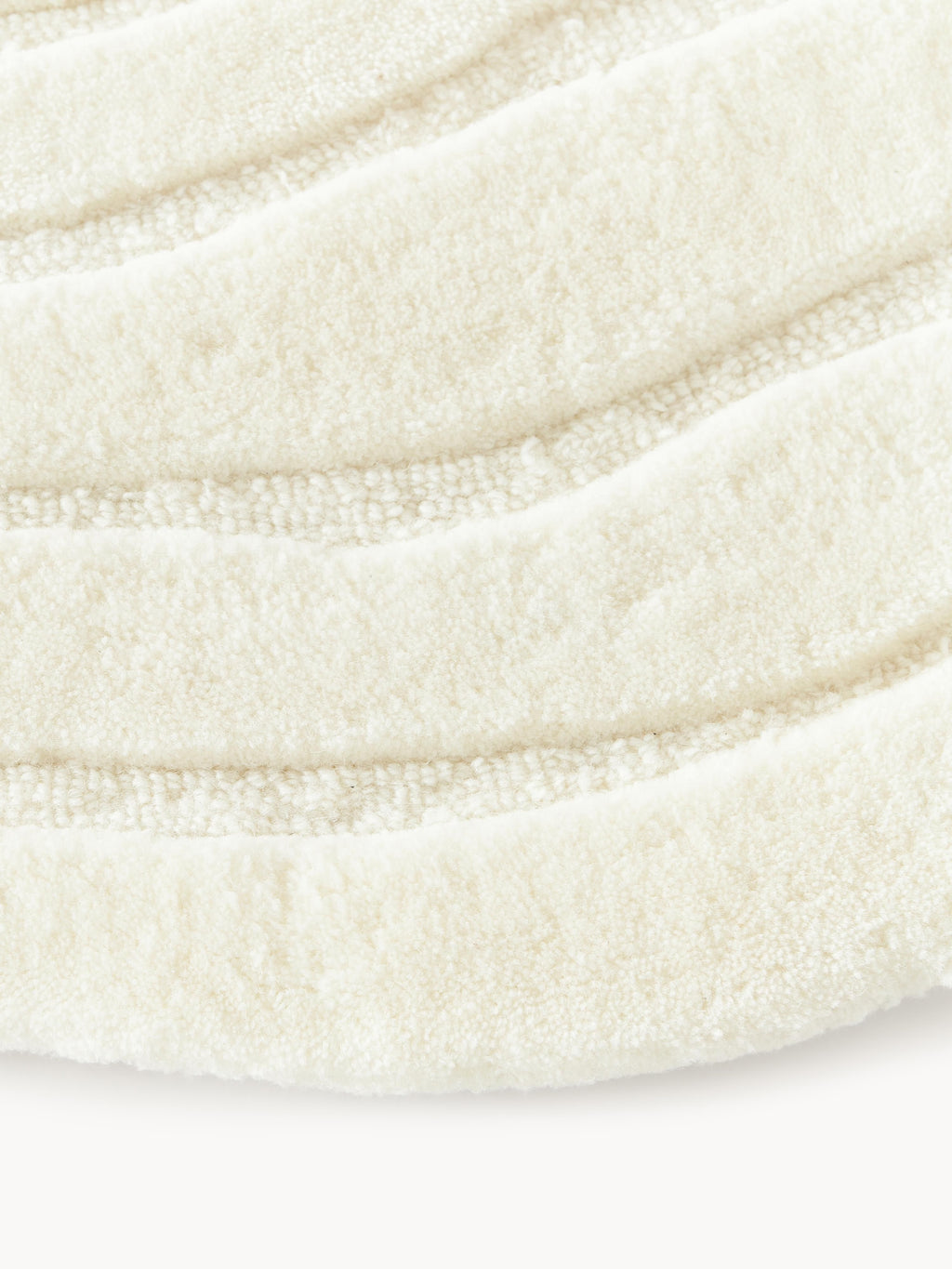 Niria Organic-Shaped Hand-Tufted Wool Rug