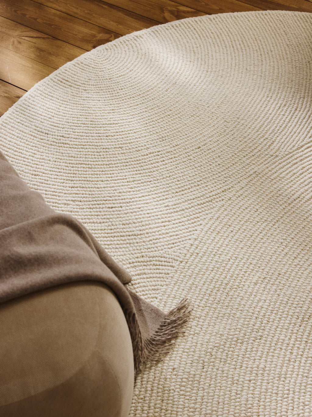 Eleni Round Hand-Tufted Wool Rug
