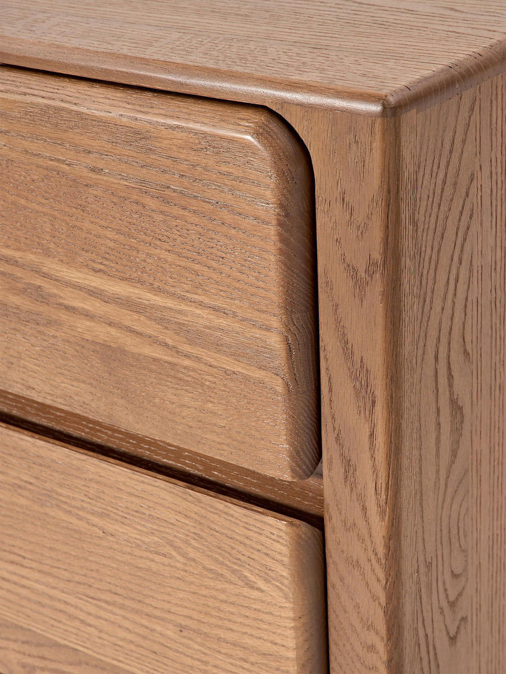 Chandler Oak Wood Chest of Drawers