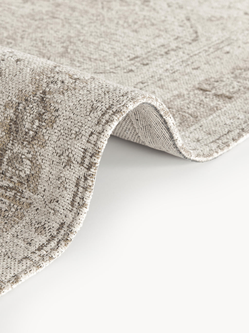Mahdi Hand-Woven Chenille Rug