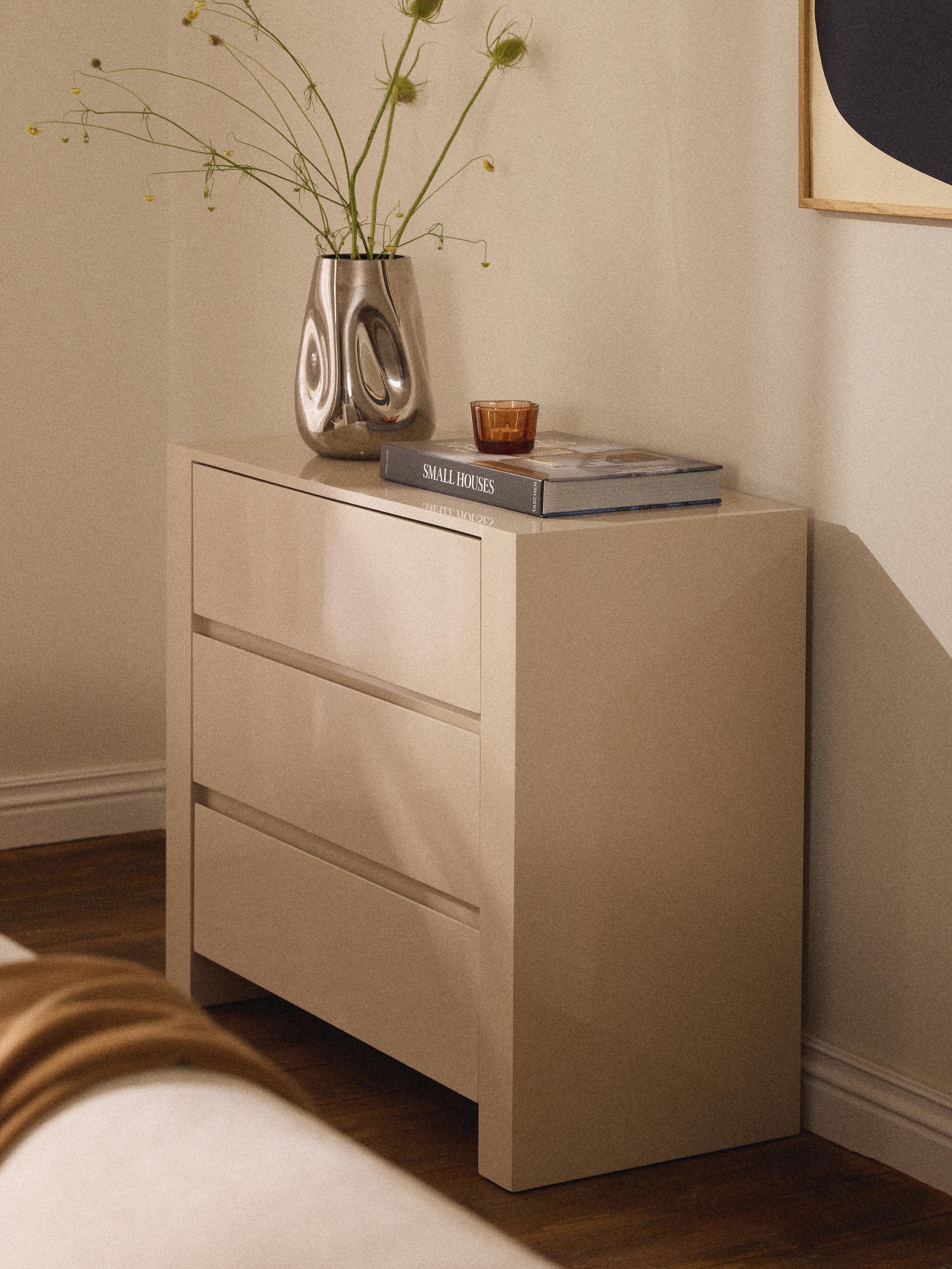 Liv Dresser