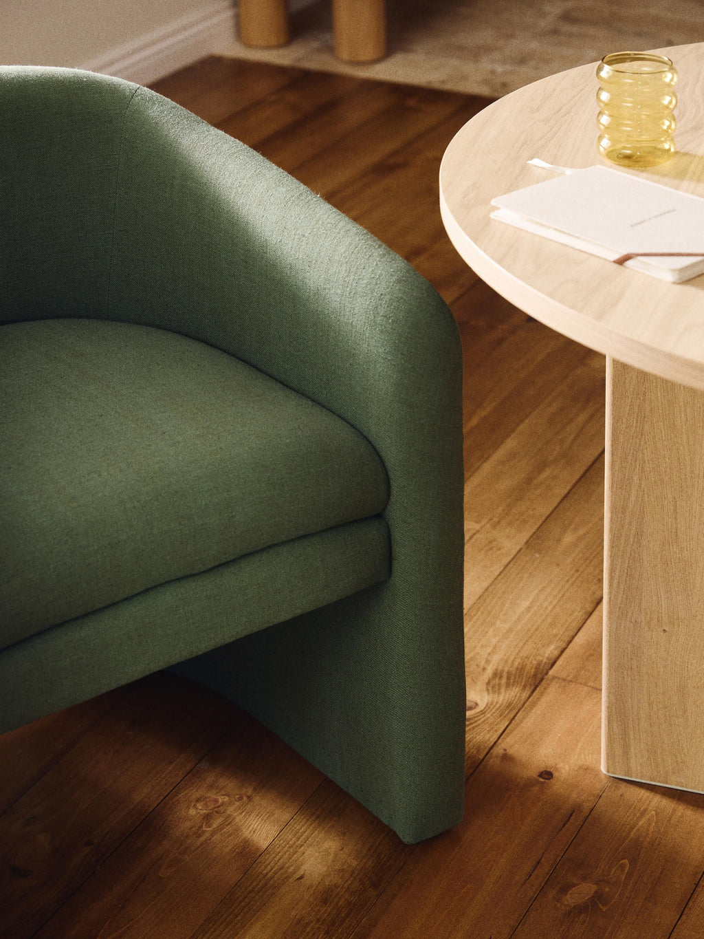 Mairo Dining Chair with Armrests