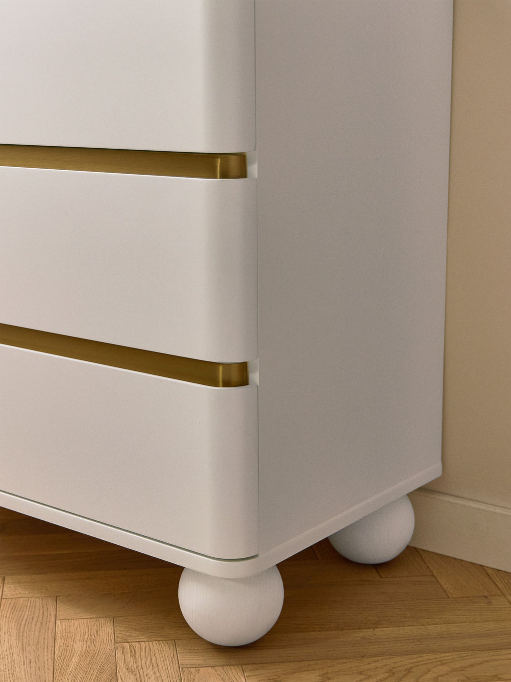 Bumba Chest of Drawers with Ball Feet