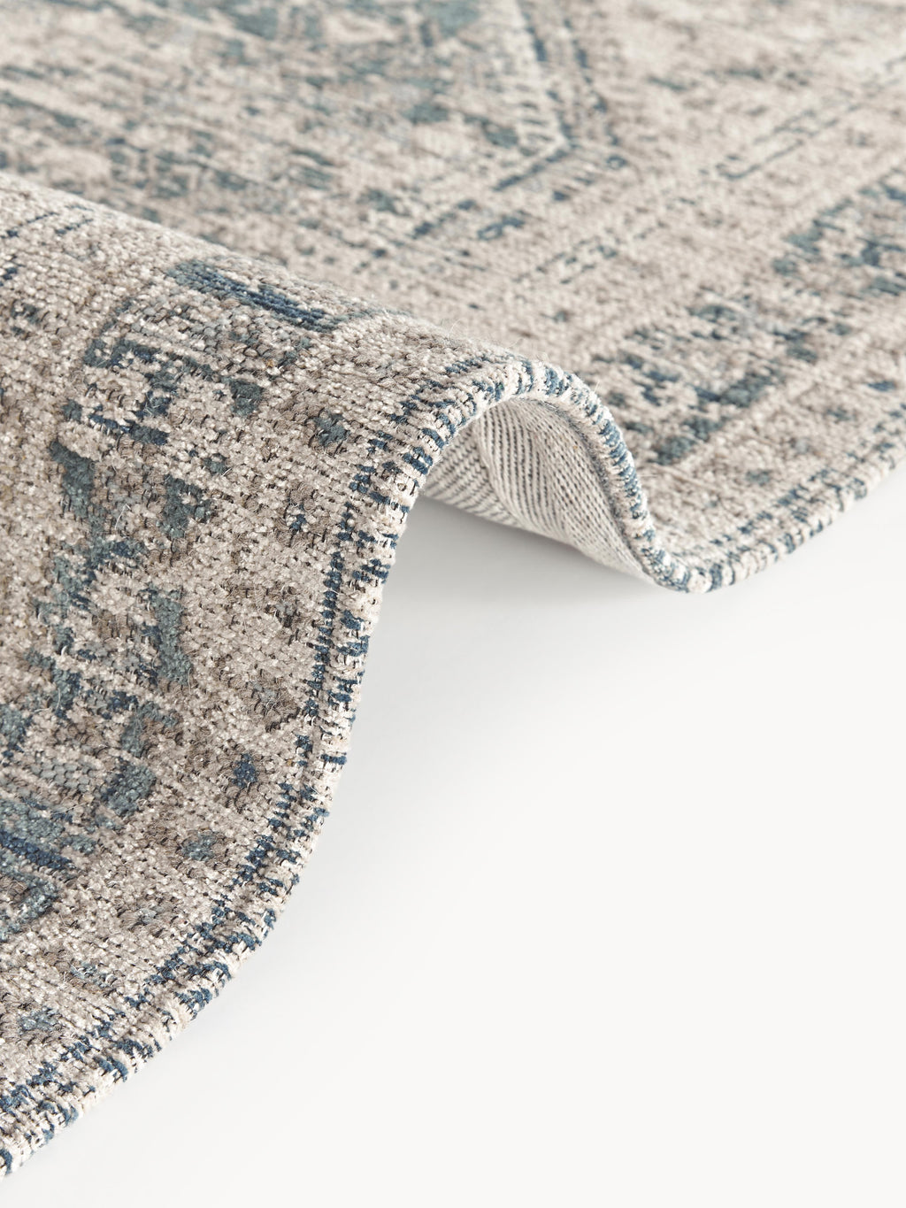 Mahdi Hand-Woven Chenille Rug