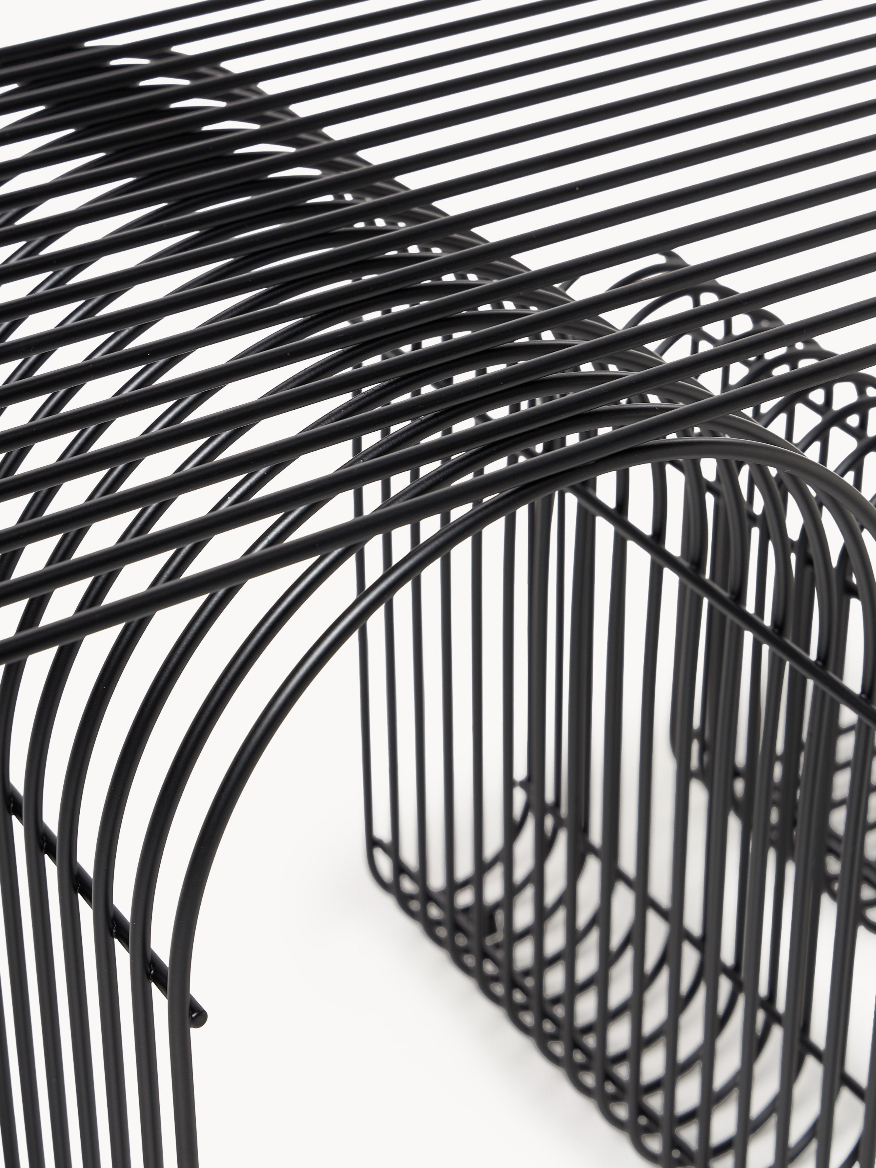 Curva Metal Bench