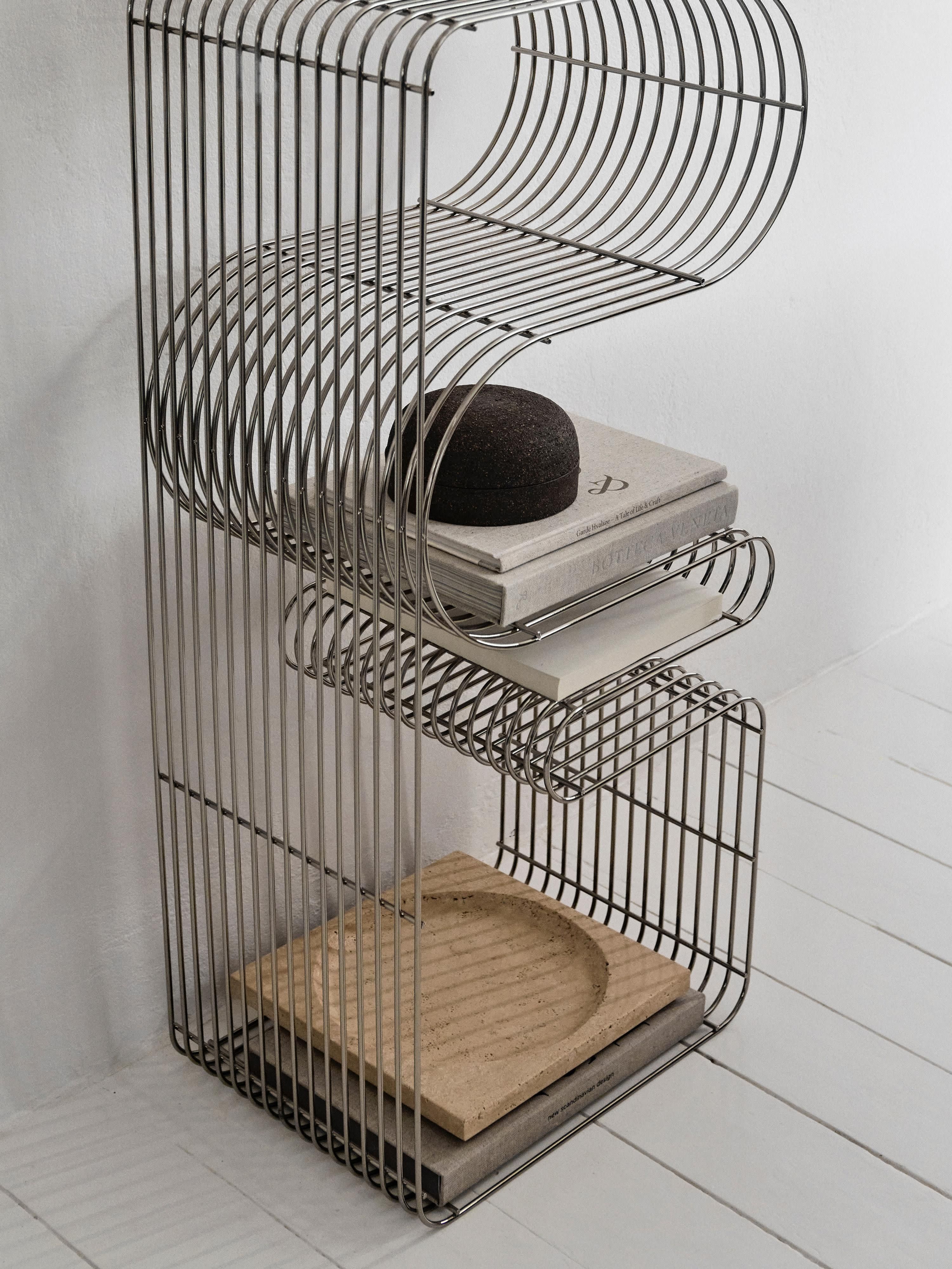 Curva Metal Bench