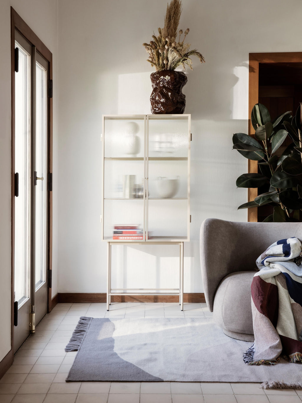 Haze Display Cabinet with Glass Doors
