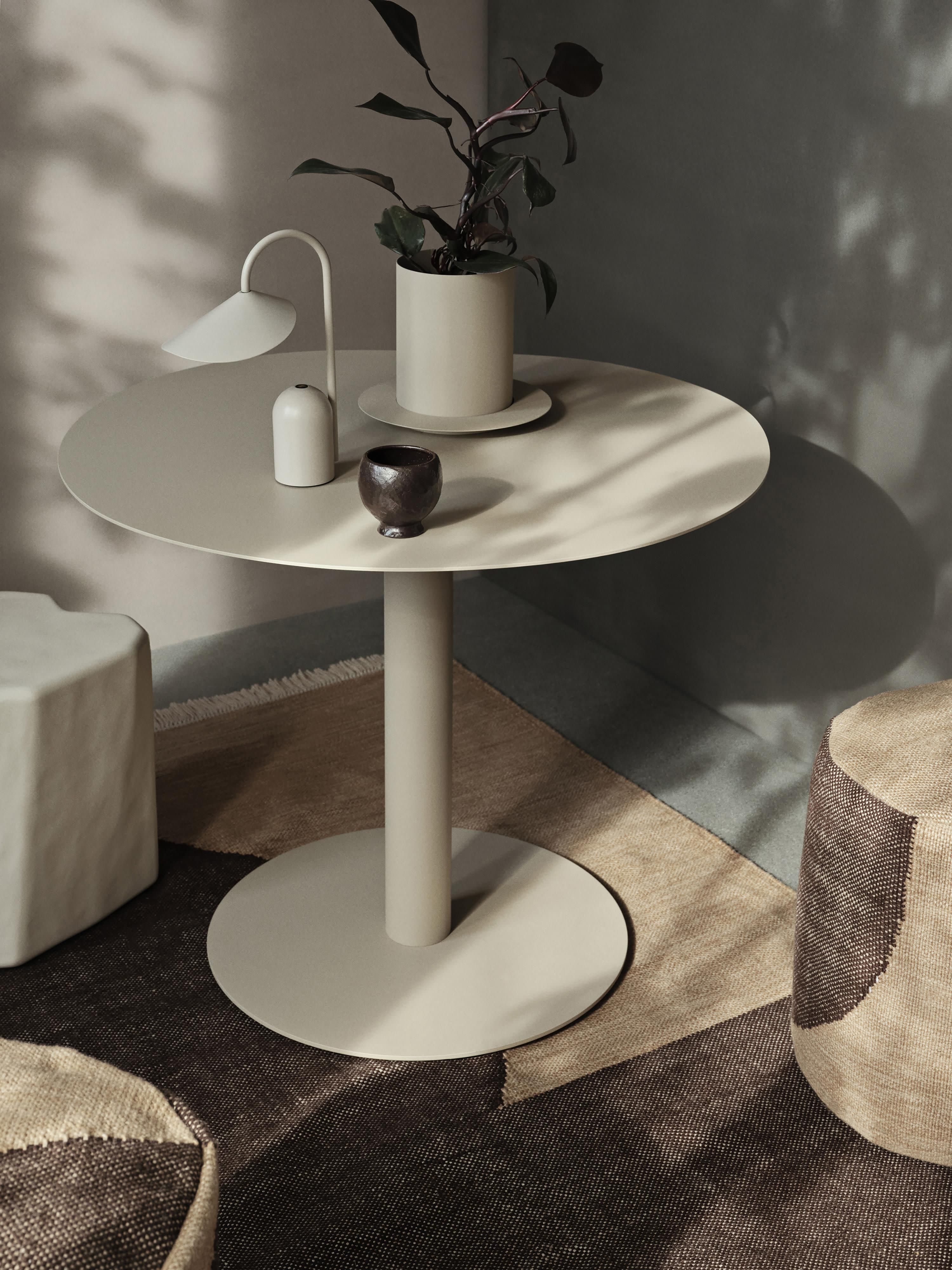 Pond Organic Shape Dining Table, Ø 88 cm