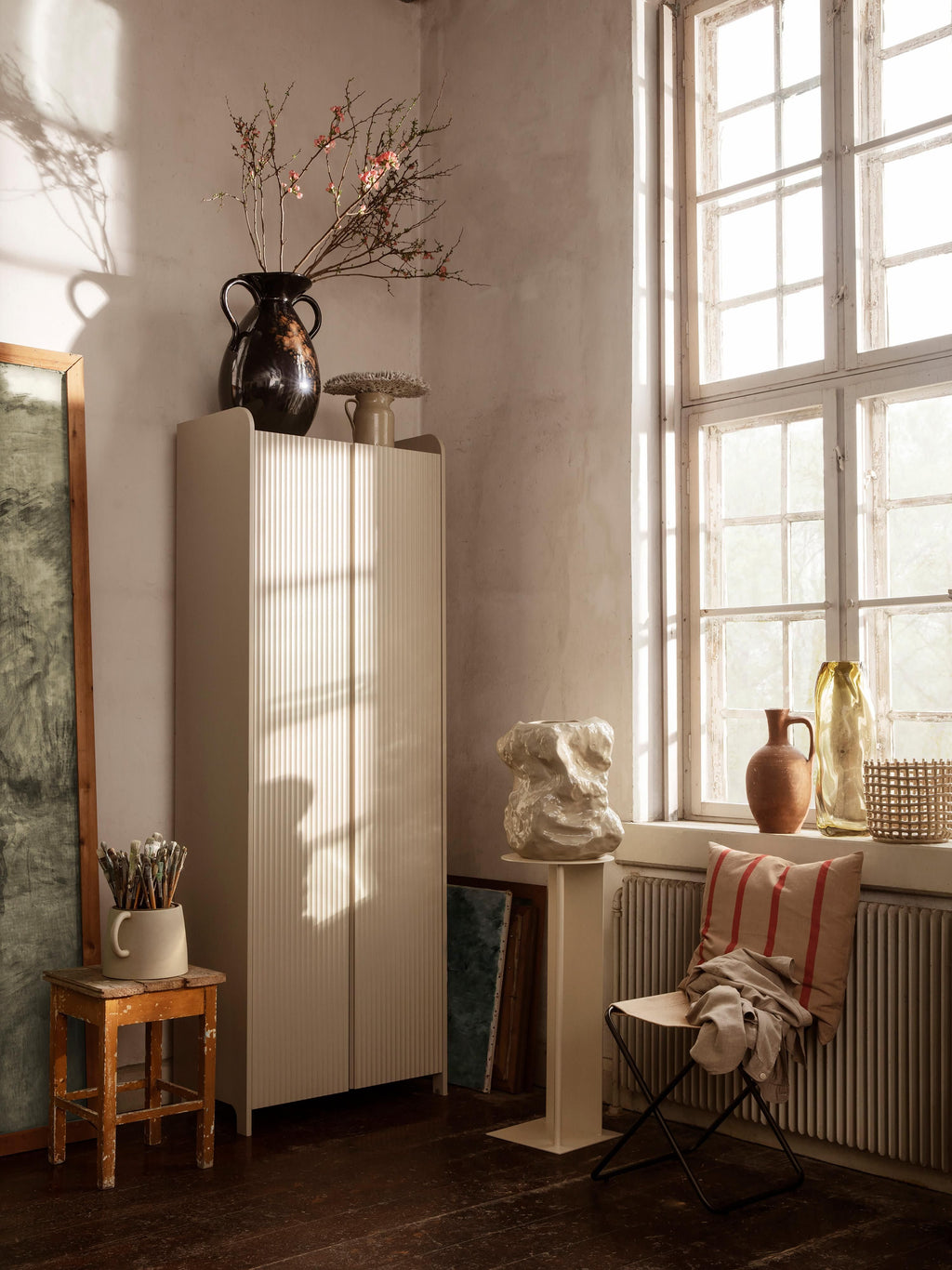 Sill Wooden Wardrobe