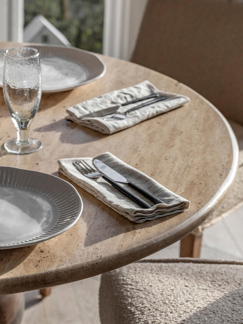 Sculpt Round Dining Table with Travertine Table Top, Ø 110 cm