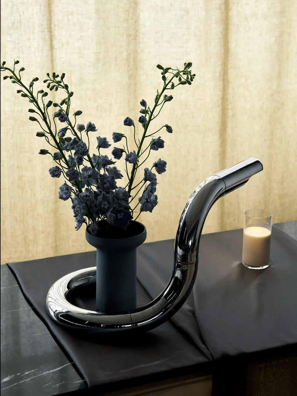 Aspide Small Adjustable Table Lamp