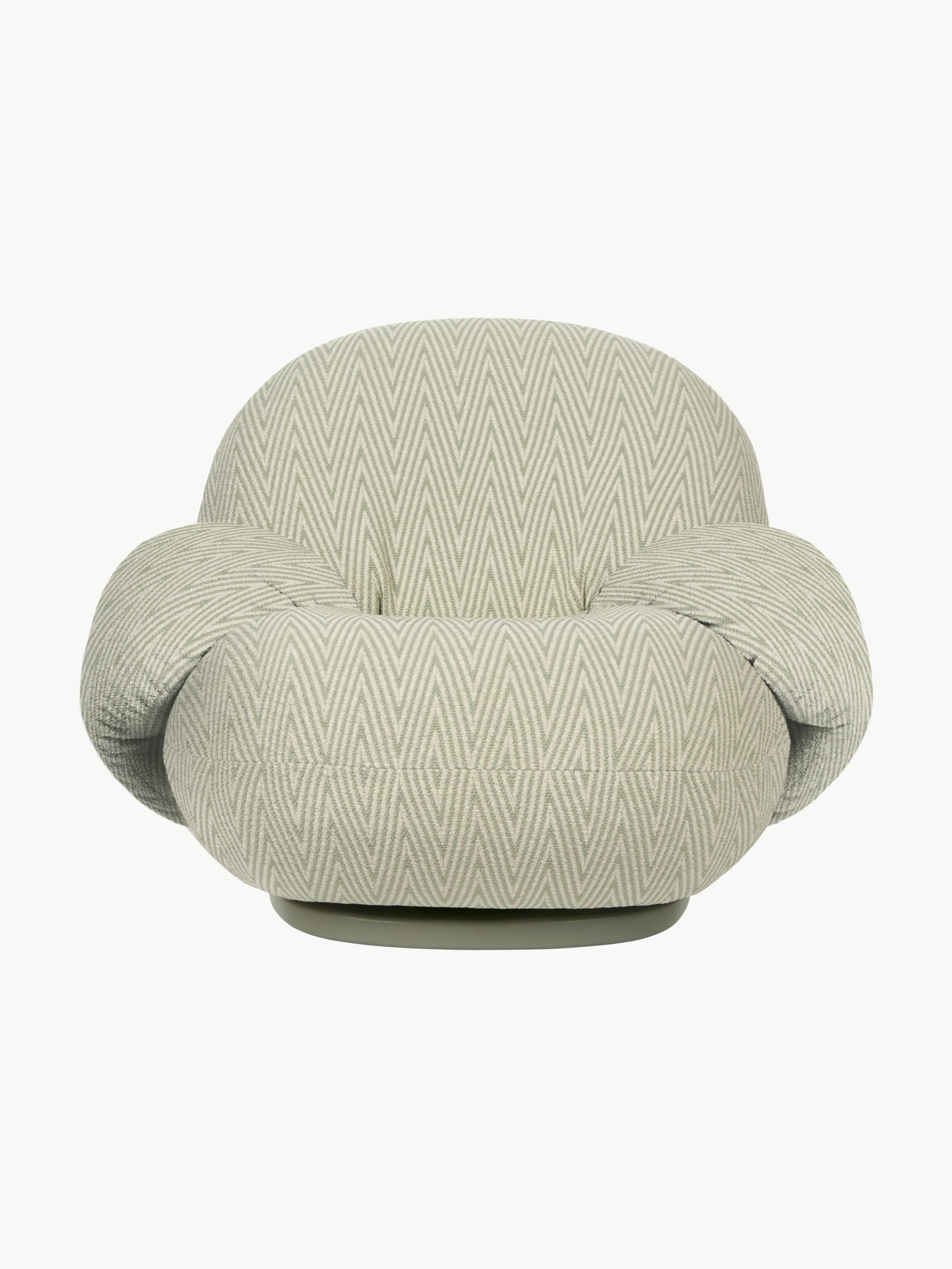 Pacha Swivel Garden Lounge Chair