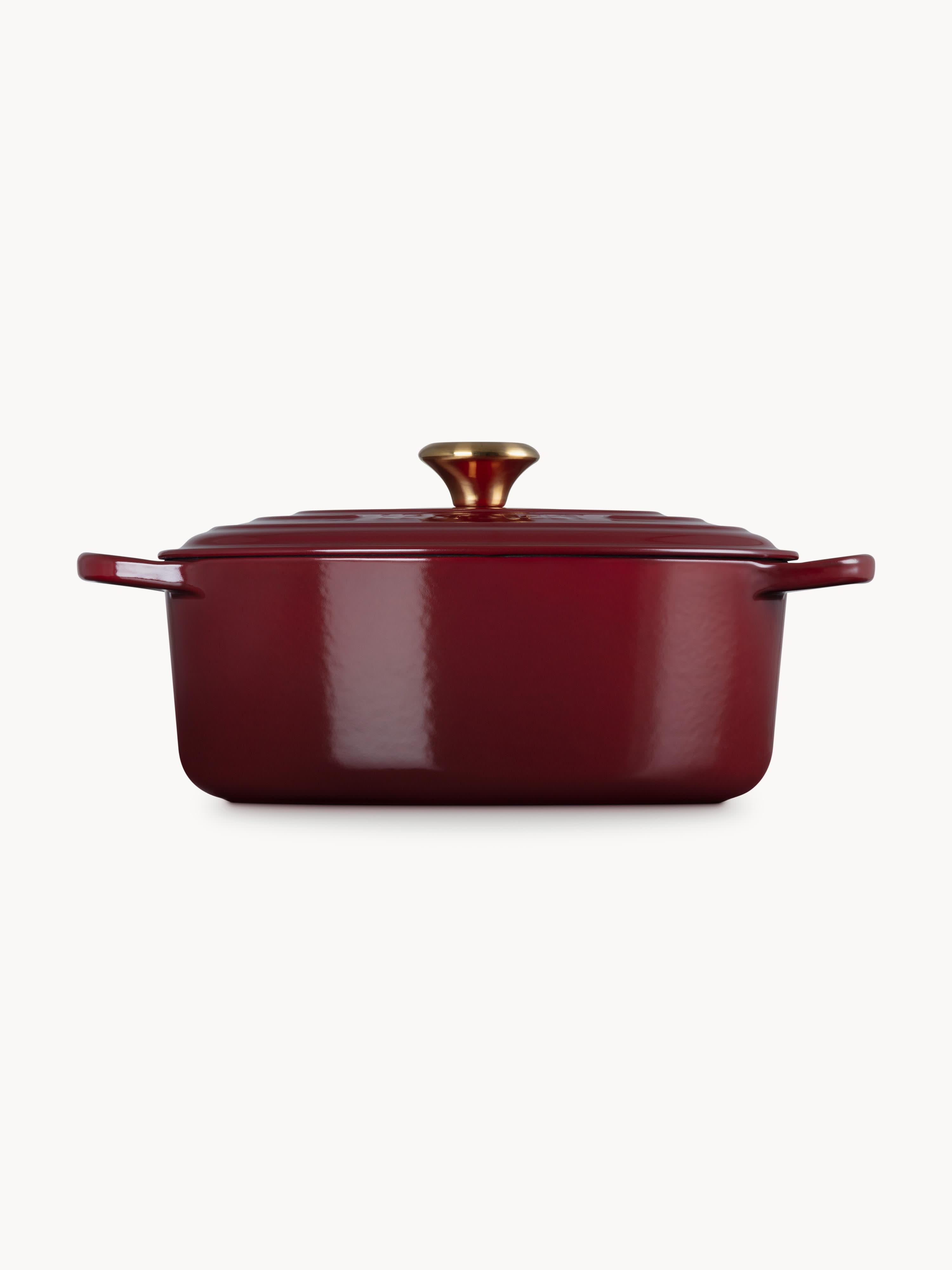 Collection Oval Cast Iron Casserole Signature