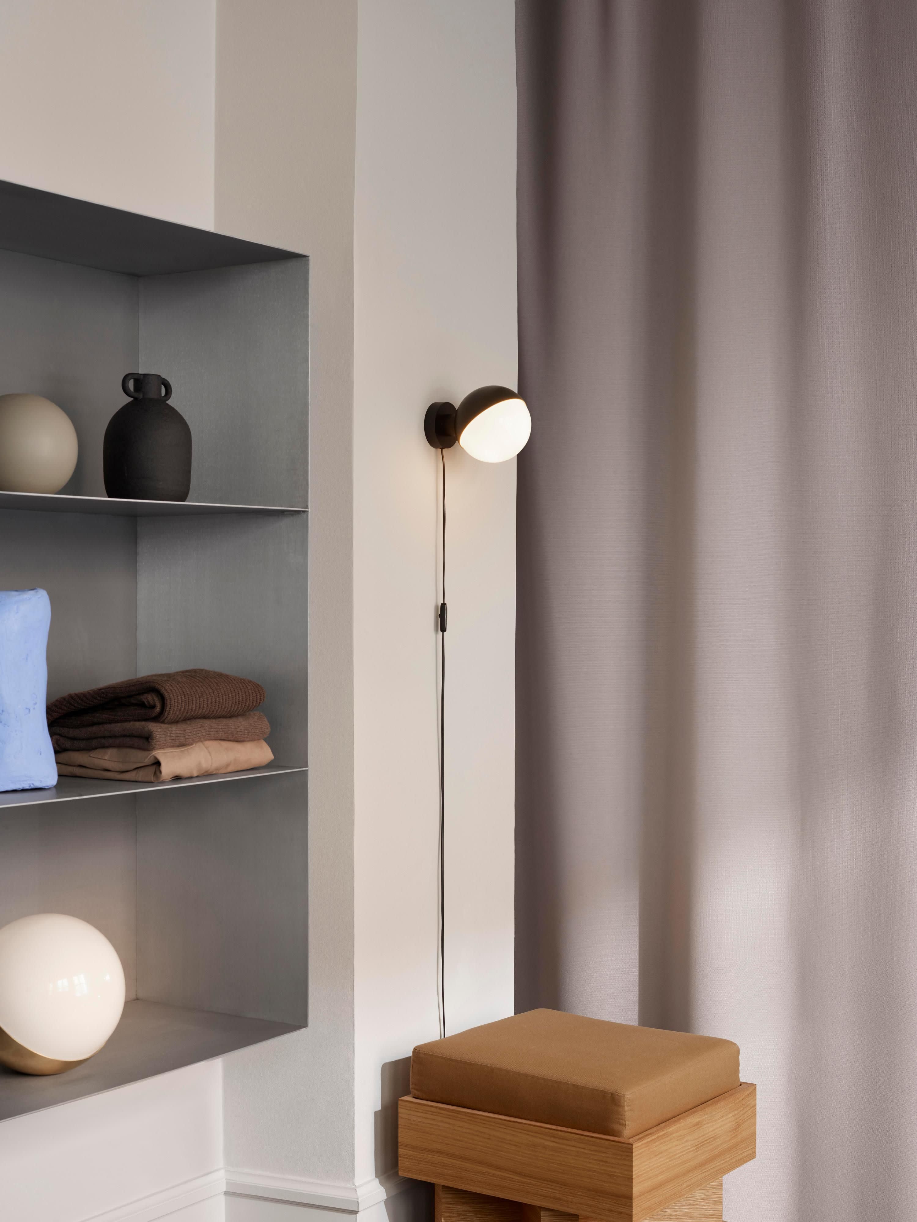 Studio Mouth-Blown Wall Lamp VL with Plug
