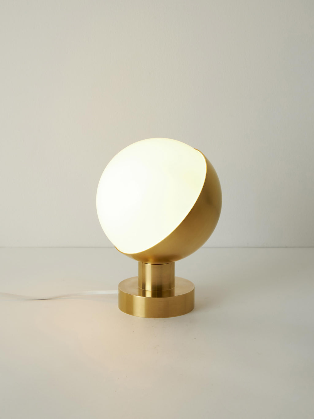 Studio Mouth-Blown Wall Lamp VL with Plug