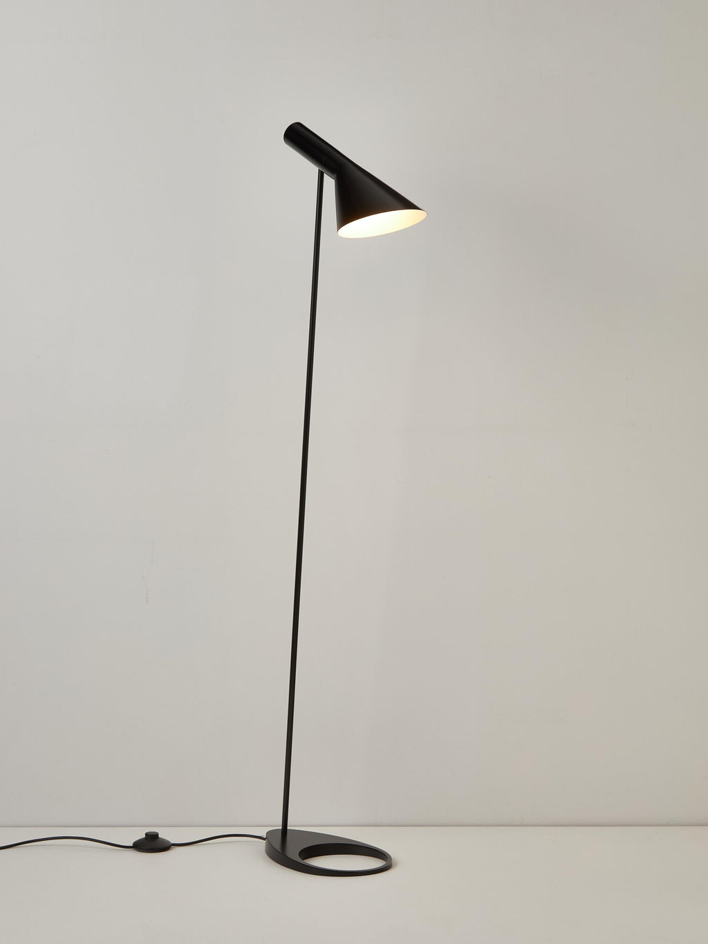 AJ Small Reading Lamp