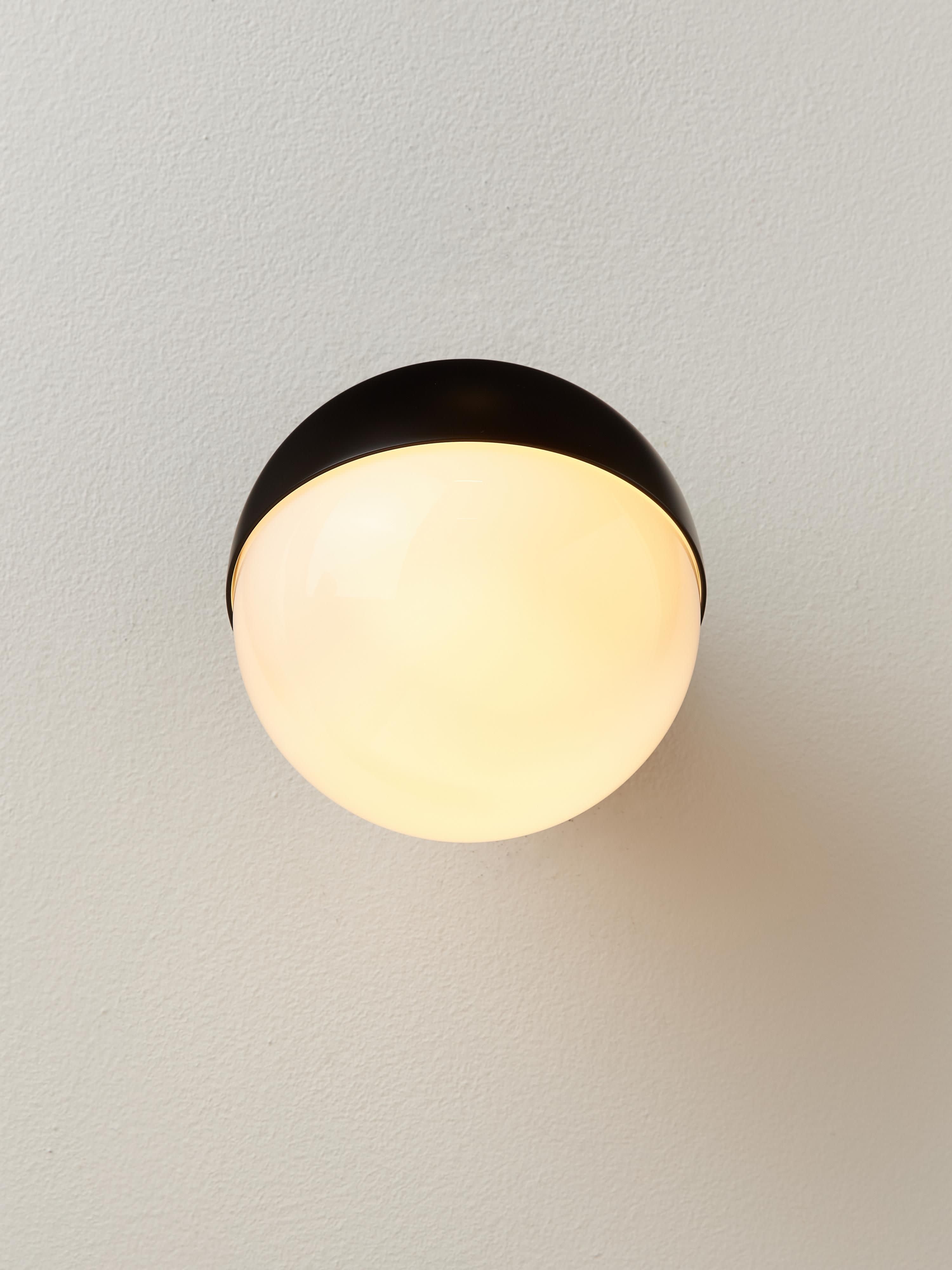 Studio Mouth-Blown Glass Wall Lamp VL
